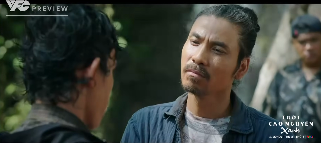 Trời Cao Nguyên Xanh - Tập 8: A Dũi Tham Gia Tổ Chức Fulro, Vân Bị Kẻ Lạ Mặt Theo Dõi- Ảnh 1.