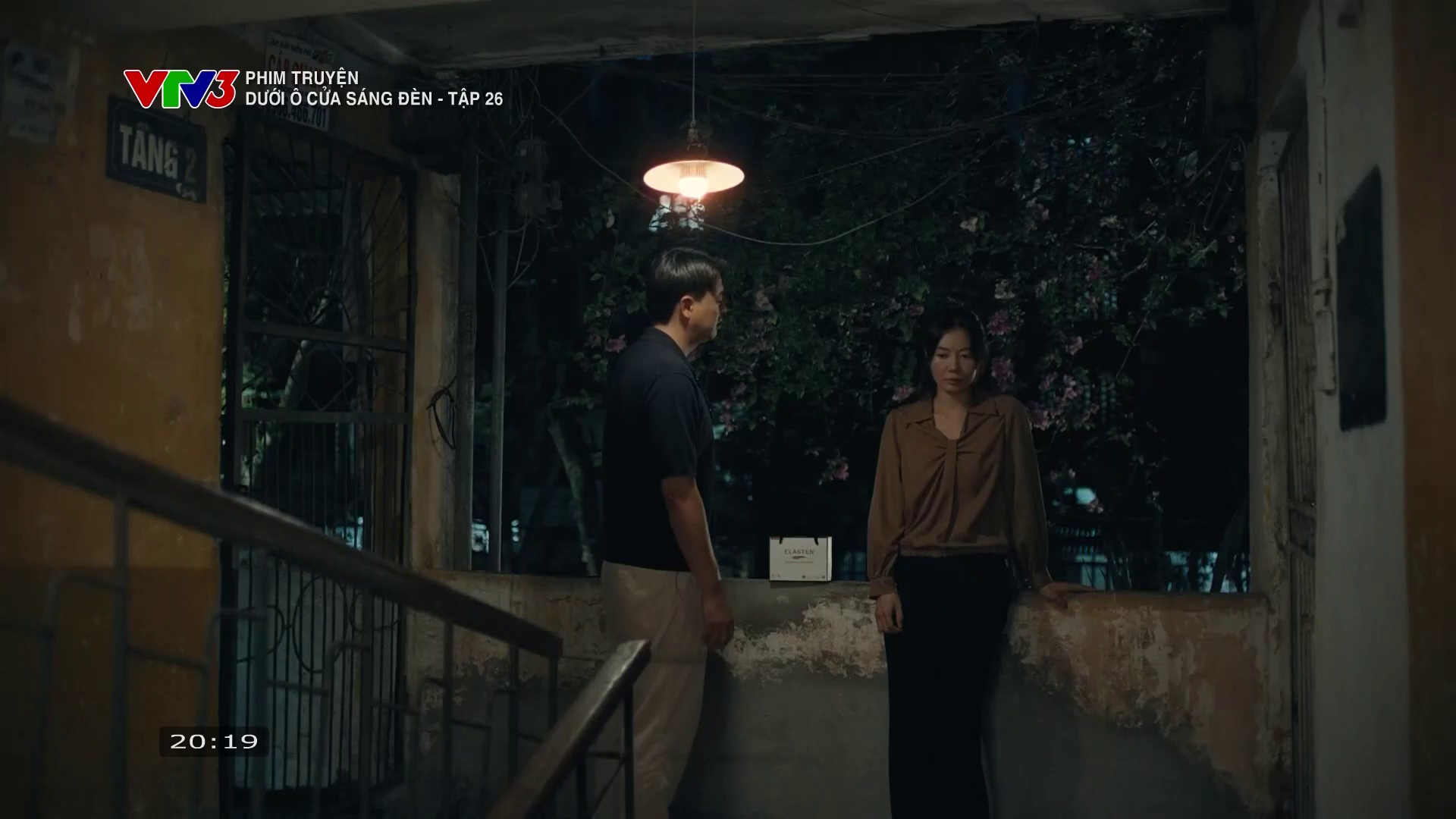 Dưới Ô Cửa Sáng Đèn - Tập 26: Nhìn Diệu Lên Xe Sang Của Sơn, Sinh Vừa Cay, Vừa Tự Ti- Ảnh 4.