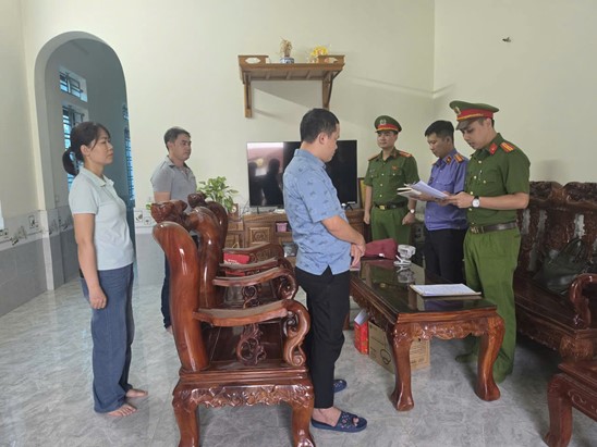 Ninh B&igrave;nh: Khởi tố 4 nguy&ecirc;n c&aacute;n bộ x&atilde; lợi dụng chức vụ, g&acirc;y thiệt hại ng&acirc;n s&aacute;ch hơn 1,4 tỷ đồng - Ảnh 2.
