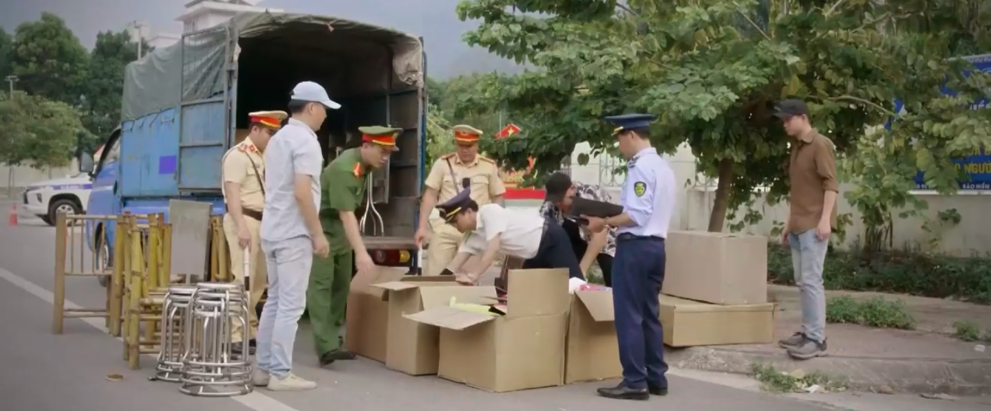 Lửa Trắng - Tập 9: Nội Gián Của Công An Vẫn Bị Lê Trường Nghi Ngờ, Mai Xâm Nhập Địa Bàn Của Băng Đảng Santana- Ảnh 4.