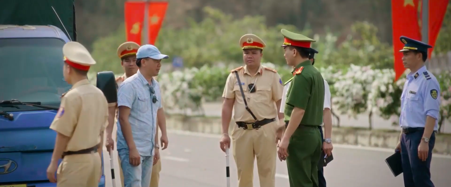 Lửa Trắng - Tập 9: Nội Gián Của Công An Vẫn Bị Lê Trường Nghi Ngờ, Mai Xâm Nhập Địa Bàn Của Băng Đảng Santana- Ảnh 3.