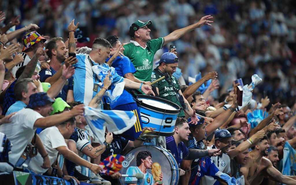 Messi đáp trả những người chỉ trích Argentina: "Không có gì được trao sẵn cho chúng tôi" - Ảnh 2.