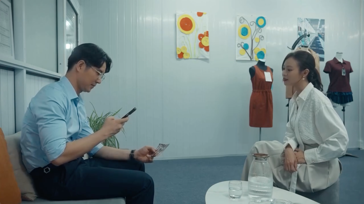 Dưới Ô Cửa Sáng Đèn - Tập 27: Sinh Giận Dỗi Khi Thấy Diệu Đi Với Sơn, Sau Đó Lại Nhắn Tin Xin Lỗi 19 Dưới Ô Cửa Sáng Đèn - Tập 27: Sinh Giận Lẫy Khi Thấy Diệu Đi Với Sơn, Sau Đó Lại Nhắn Tin Xin Lỗi - Ảnh 9.