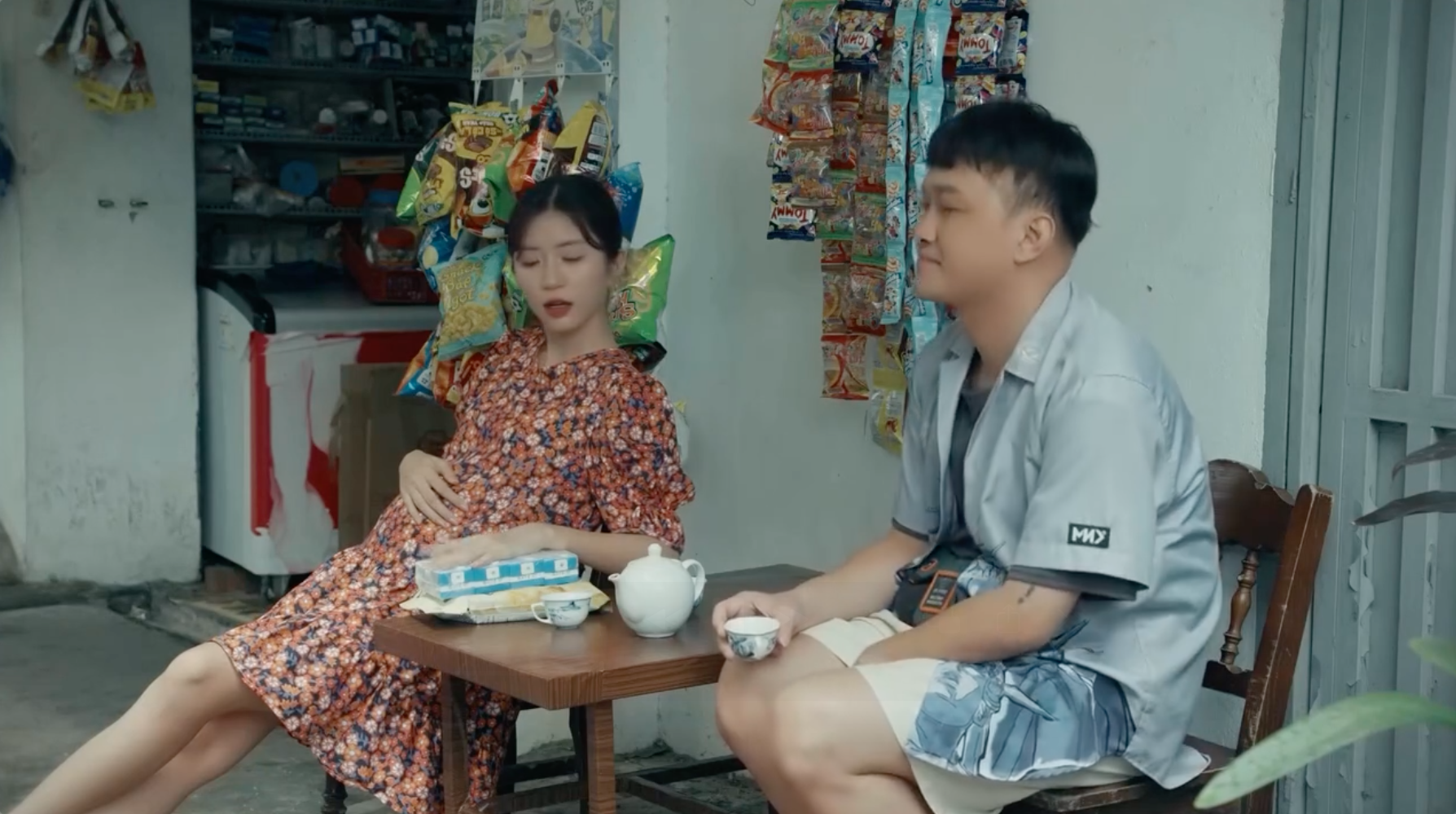Dưới Ô Cửa Sáng Đèn - Tập 27: Sinh Giận Dỗi Khi Thấy Diệu Đi Với Sơn, Sau Đó Lại Nhắn Tin Xin Lỗi 15 Dưới Ô Cửa Sáng Đèn - Tập 27: Sinh Giận Lẫy Khi Thấy Diệu Đi Với Sơn, Sau Đó Lại Nhắn Tin Xin Lỗi - Ảnh 6.