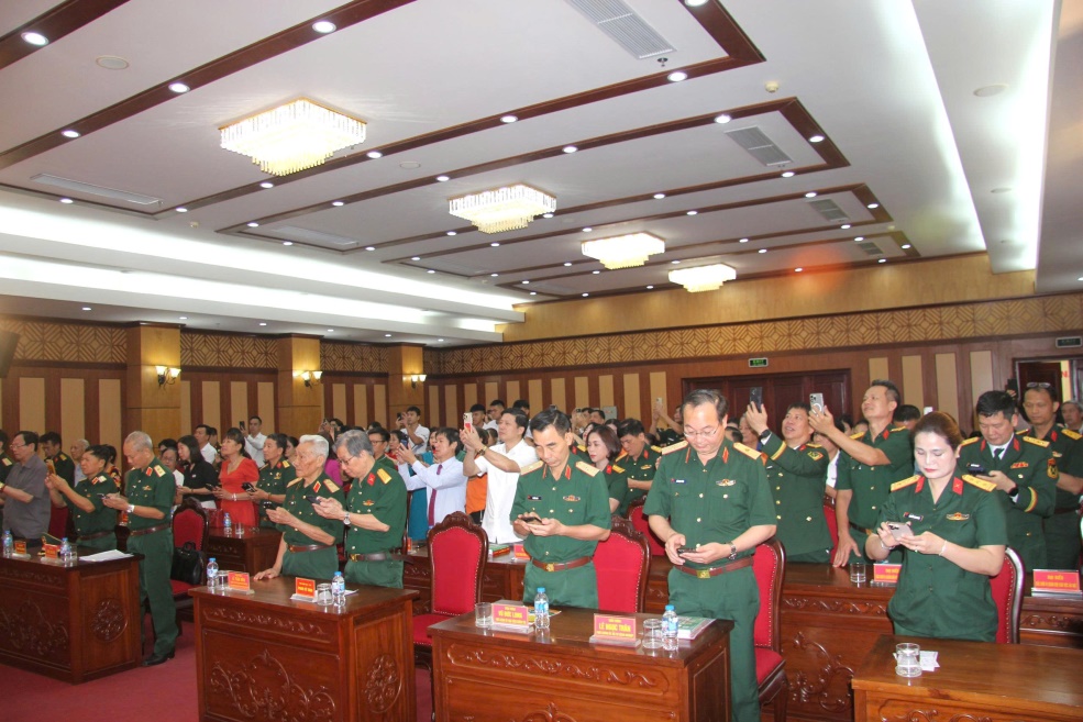 Ba hồi chuông chùa tri ân, nối dài hành trình ‘Gọi tên những vì sao đất nước’ - Ảnh 5.