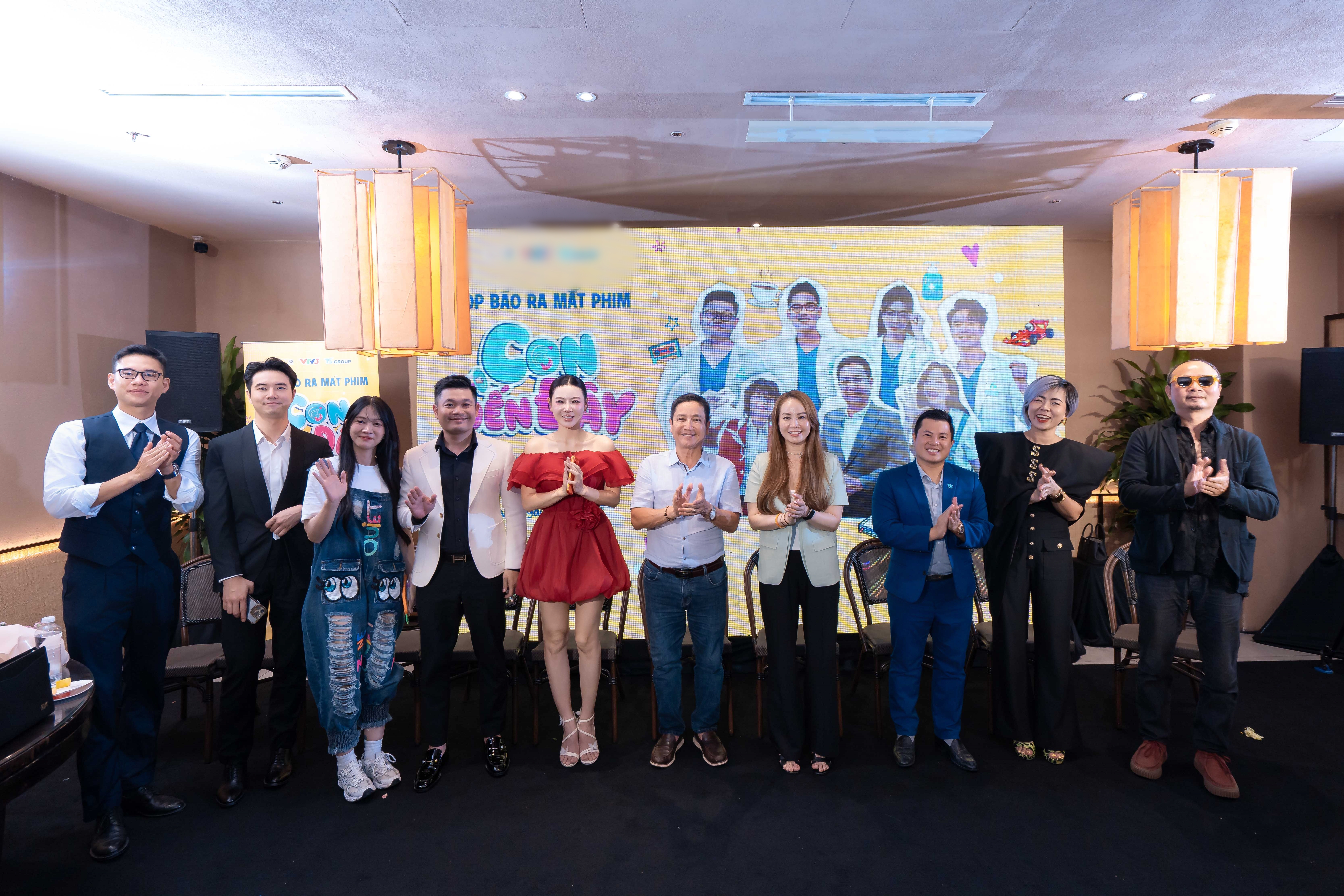 Thanh Hương l&agrave;m b&aacute;c sĩ trong phim mới- Ảnh 1.