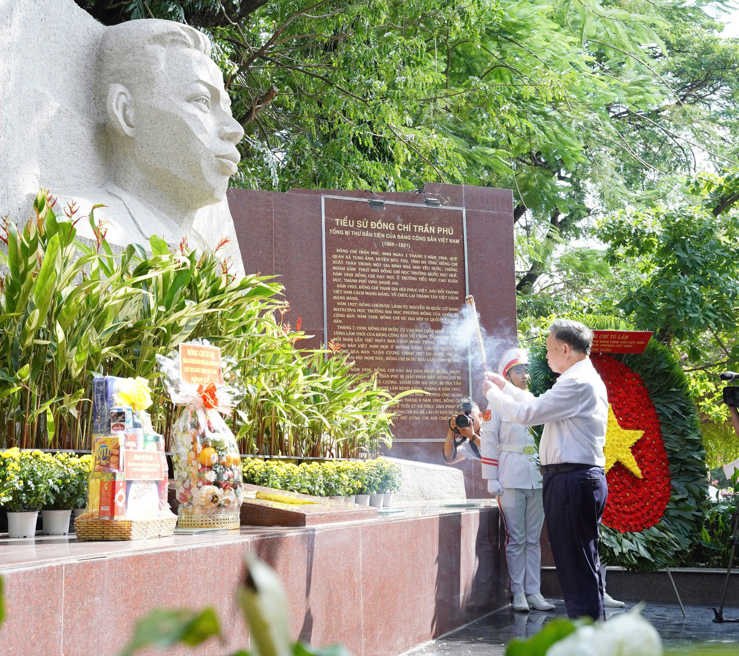 Tổng Bí thư, Chủ tịch nước Tô Lâm kiểm tra công tác tìm kiếm, quy tập hài cốt liệt sỹ tại công viên Lê Thị Riêng- Ảnh 1.