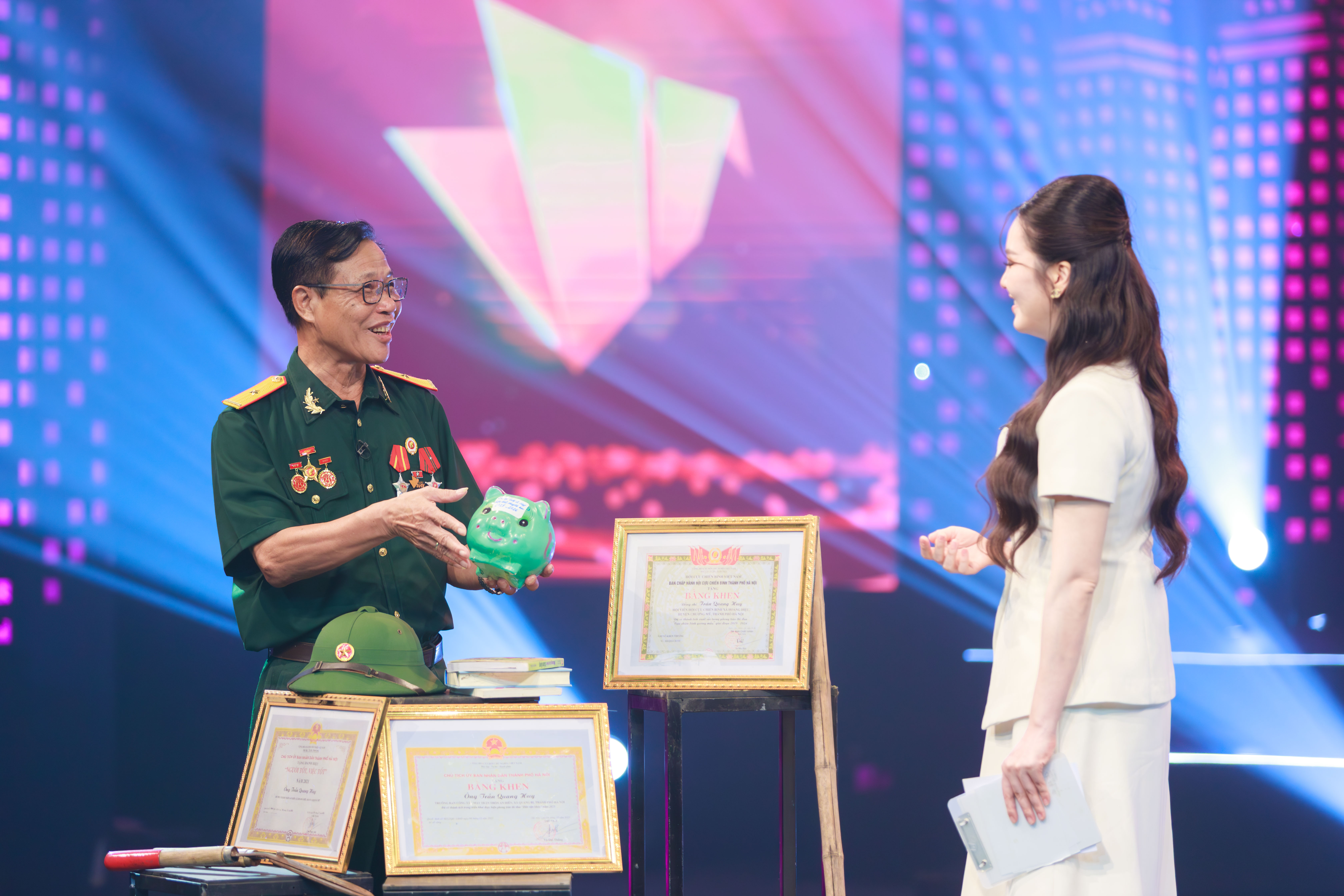 Việc Tử Tế Tháng 7: Những Người Lặng Lẽ Giữ Bình Yên Cho Quê Hương 10 Việc Tử Tế Tháng 7: Những Người Lặng Lẽ Giữ Bình Yên Cho Quê Hương - Ảnh 1.