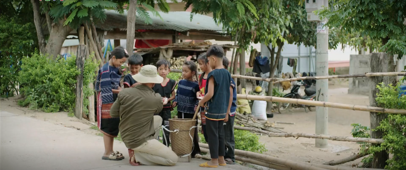 Trời Cao Nguyên Xanh - Tập 10: Tuấn Và Đồng Đội Truy Bắt Đối Tượng, Phát Hiện Vali Thuốc Nổ 19 Trời Cao Nguyên Xanh - Tập 10: Tuấn Và Đồng Đội Truy Bắt, Phát Hiện Vali Thuốc Nổ Của Nhóm Phản Động - Ảnh 9.
