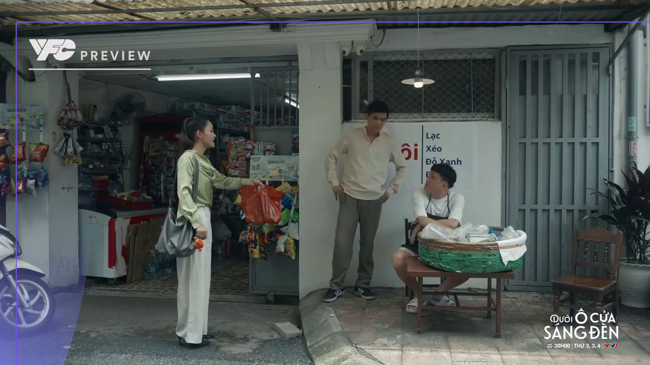 Dưới Ô Cửa Sáng Đèn - Tập 28: Để 'Tổng Tài' Đón Đưa, Diệu Bị Bố Mắng Thực Dụng 14 Dưới Ô Cửa Sáng Đèn - Tập 28: Để 'Tổng Tài' Đón Đưa, Diệu Bị Bố Mắng Thực Dụng - Ảnh 5.