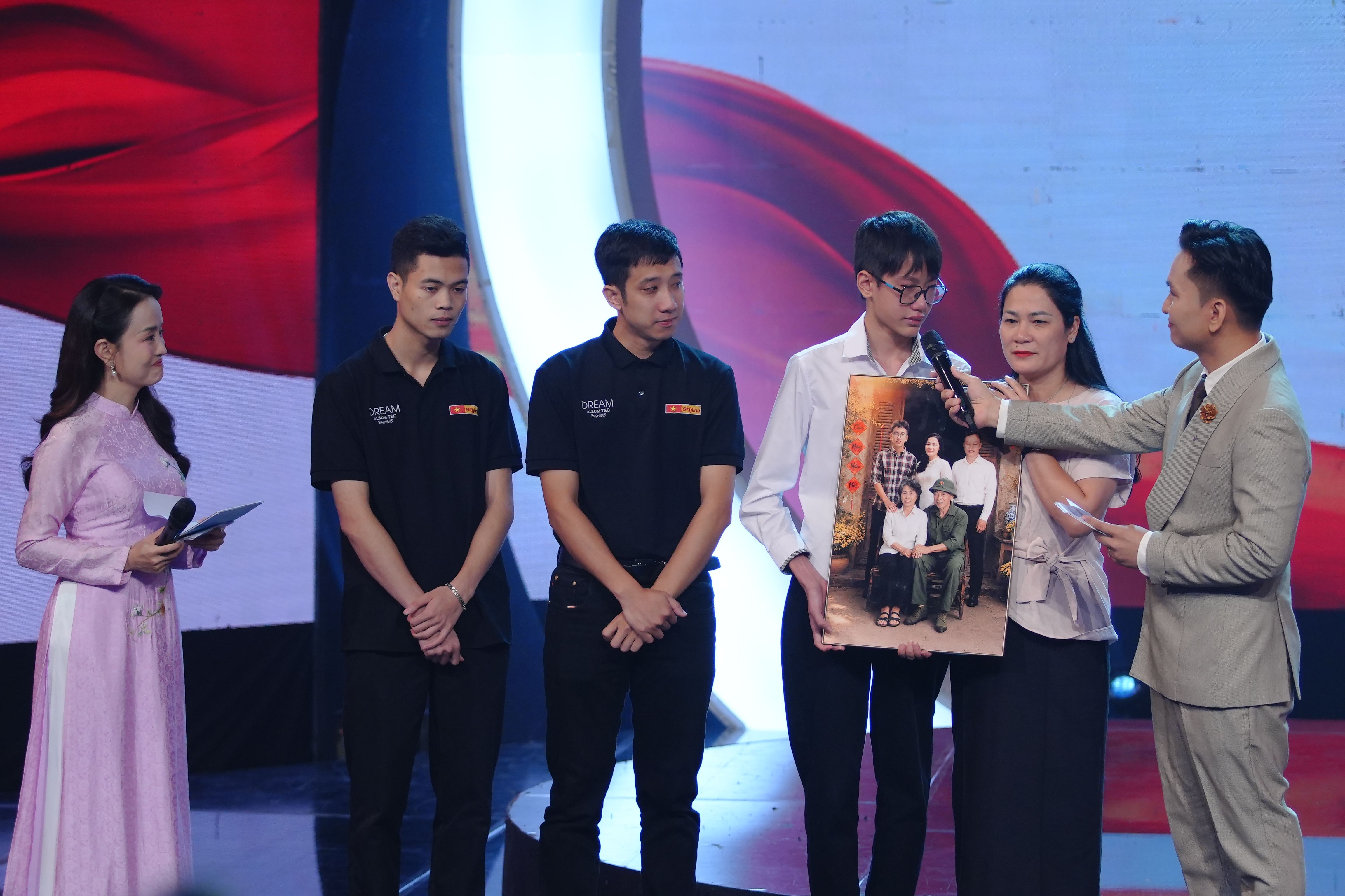 K&yacute; ức nằm lại chiến trường v&agrave; h&agrave;nh tr&igrave;nh nối d&agrave;i những lời tri &acirc;n - Ảnh 3.