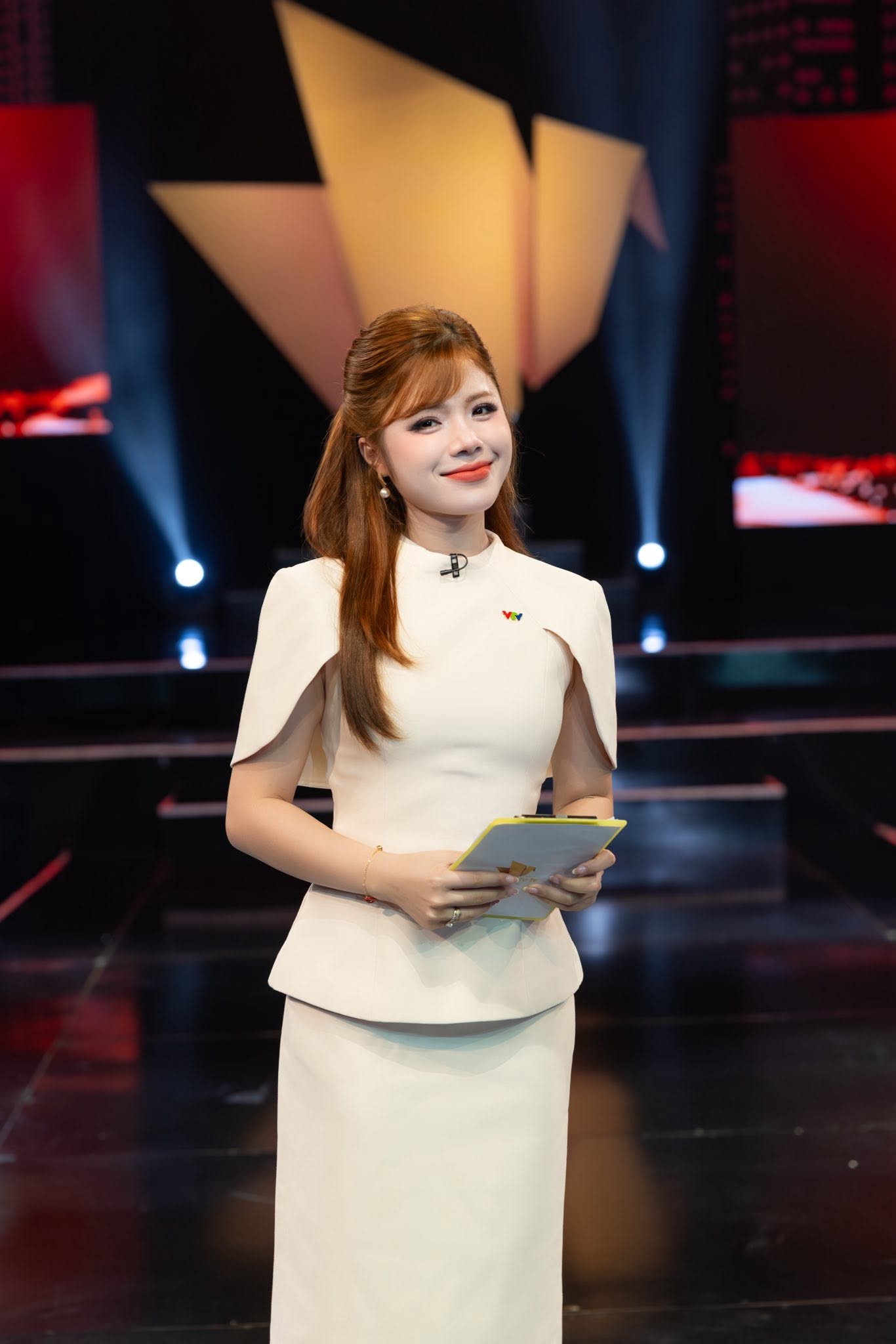 Điểm Mặt Những Mc Dẫn Chương Trình Cầu Truyền Hình Sao Sáng Dẫn Đường 12 Điểm Mặt Những Mc Dẫn Chương Trình Cầu Truyền Hình Sao Sáng Dẫn Đường - Ảnh 3.