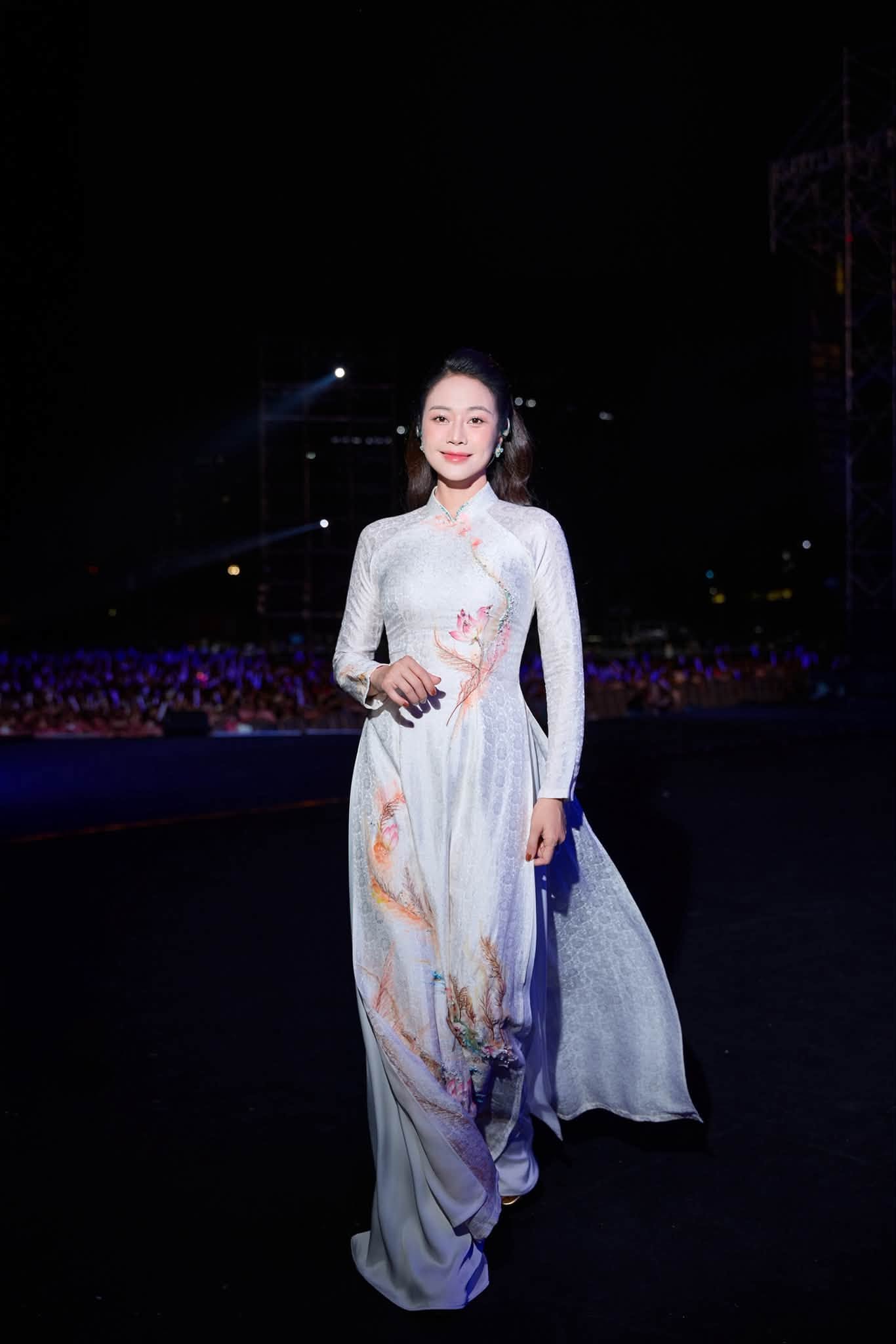Điểm Mặt Những Mc Dẫn Chương Trình Cầu Truyền Hình Sao Sáng Dẫn Đường 16 Điểm Mặt Những Mc Dẫn Chương Trình Cầu Truyền Hình Sao Sáng Dẫn Đường - Ảnh 7.