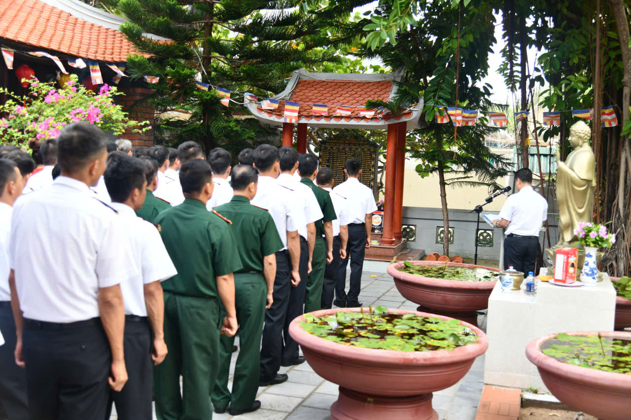Ấm &aacute;p nghĩa t&igrave;nh tri &acirc;n Ng&agrave;y Thương binh - Liệt sĩ ở đặc khu Trường Sa - Ảnh 6.