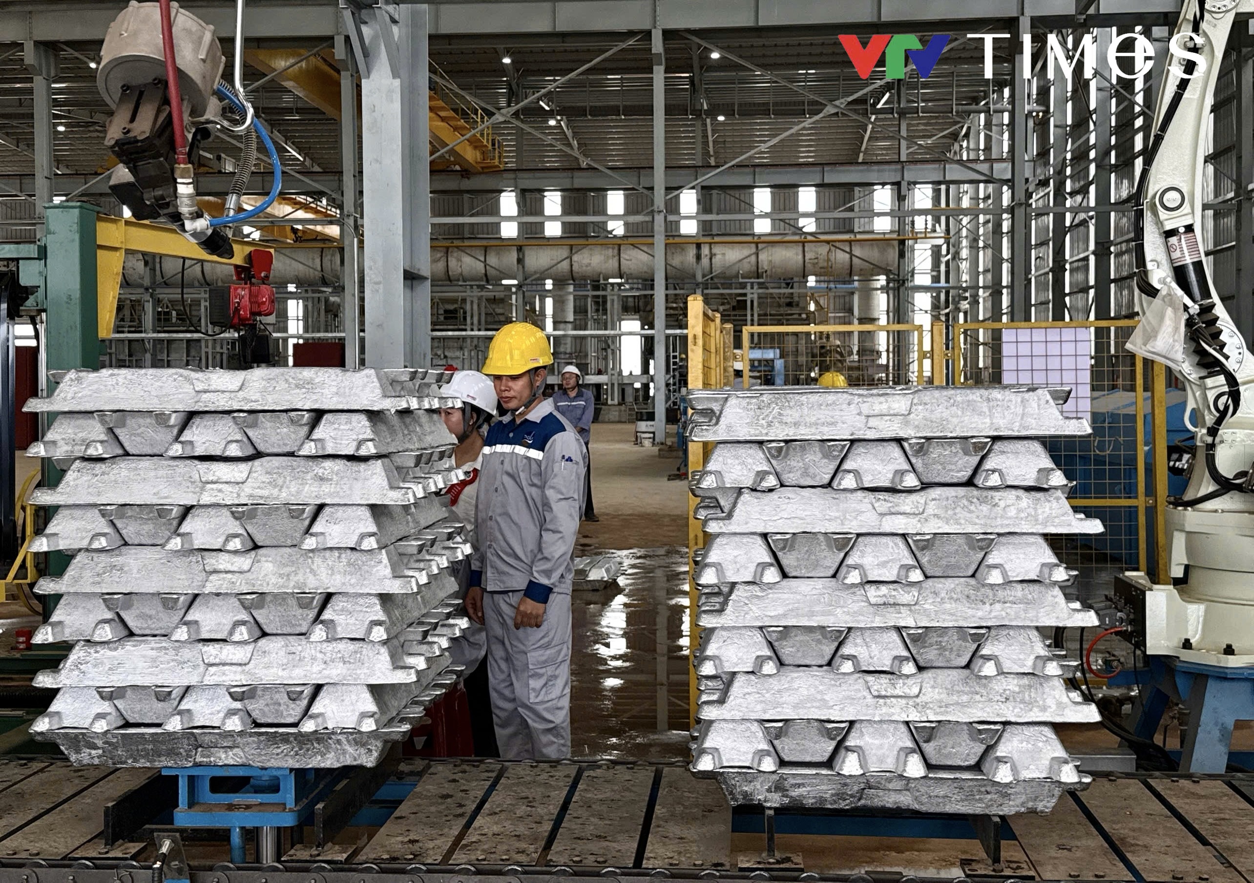 C&ocirc;ng bố sản phẩm nh&ocirc;m thỏi đầu ti&ecirc;n được sản xuất trong nước- Ảnh 1.