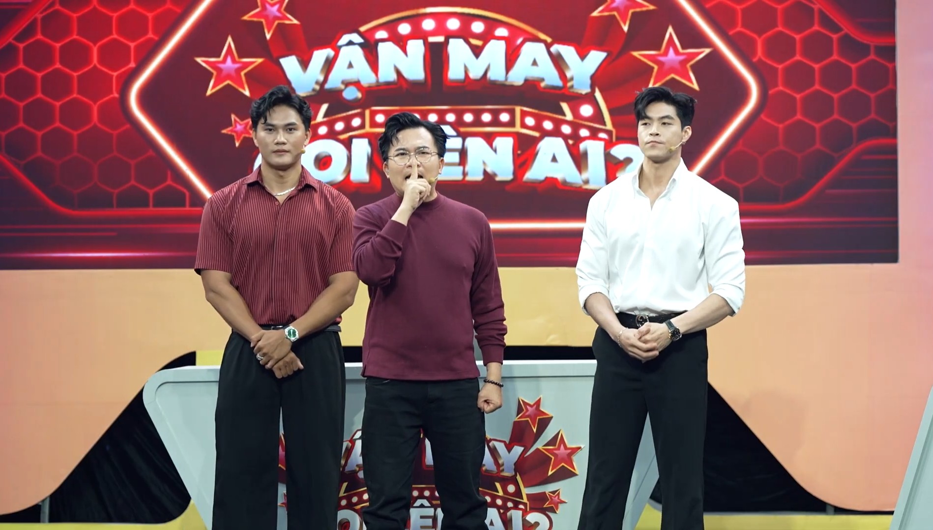 Mc Đại Nghĩa Bất Ngờ Khi Dàn Khách Mời Liên Tục Tung Chiêu &Quot;Đọc Vị&Quot; Đối Thủ 16 Mc Đại Nghĩa Bất Ngờ Khi Dàn Khách Mời Liên Tục Tung Chiêu