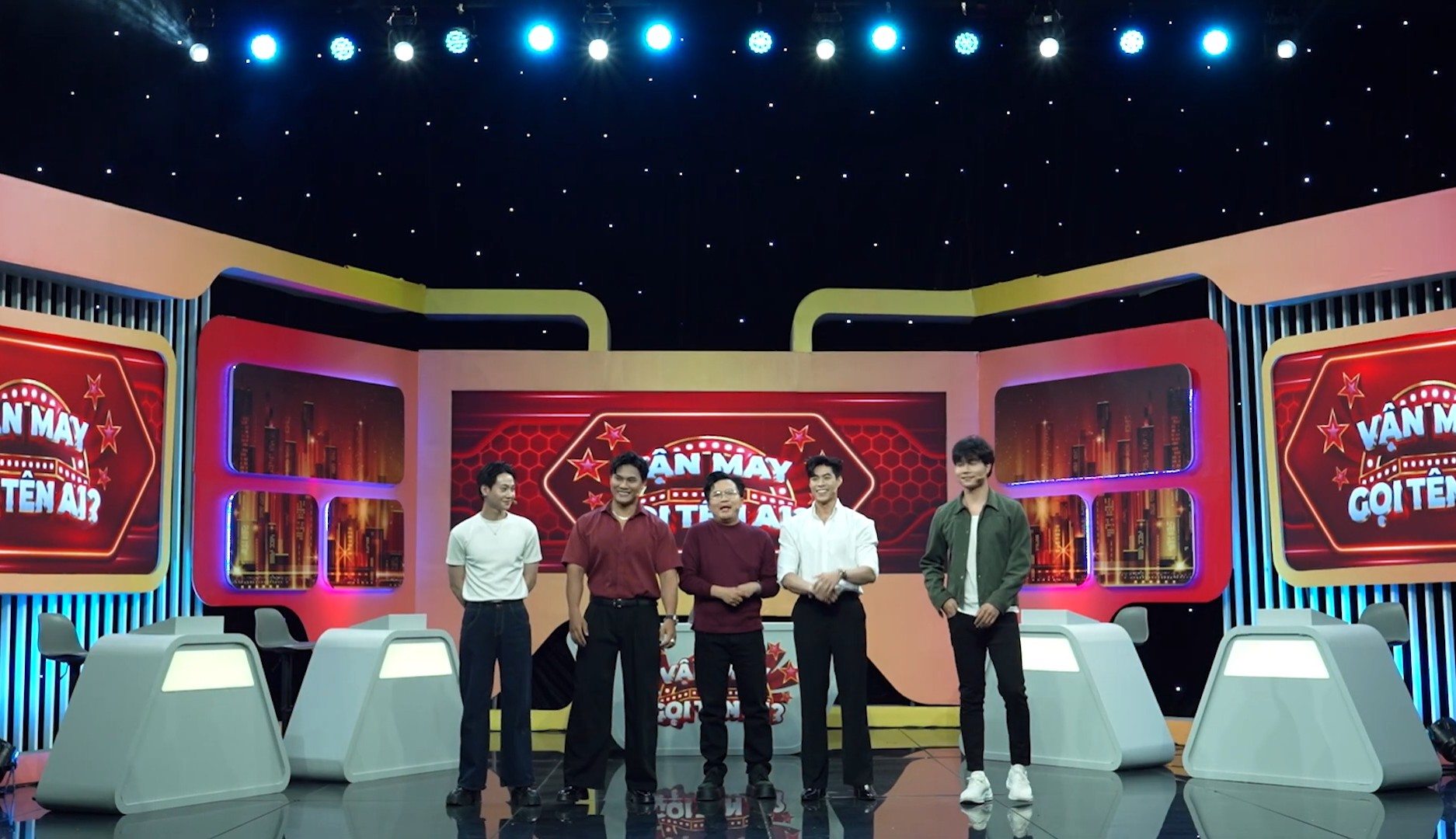 Mc Đại Nghĩa Bất Ngờ Khi Dàn Khách Mời Liên Tục Tung Chiêu &Quot;Đọc Vị&Quot; Đối Thủ 10 Mc Đại Nghĩa Bất Ngờ Khi Dàn Khách Mời Liên Tục Tung Chiêu