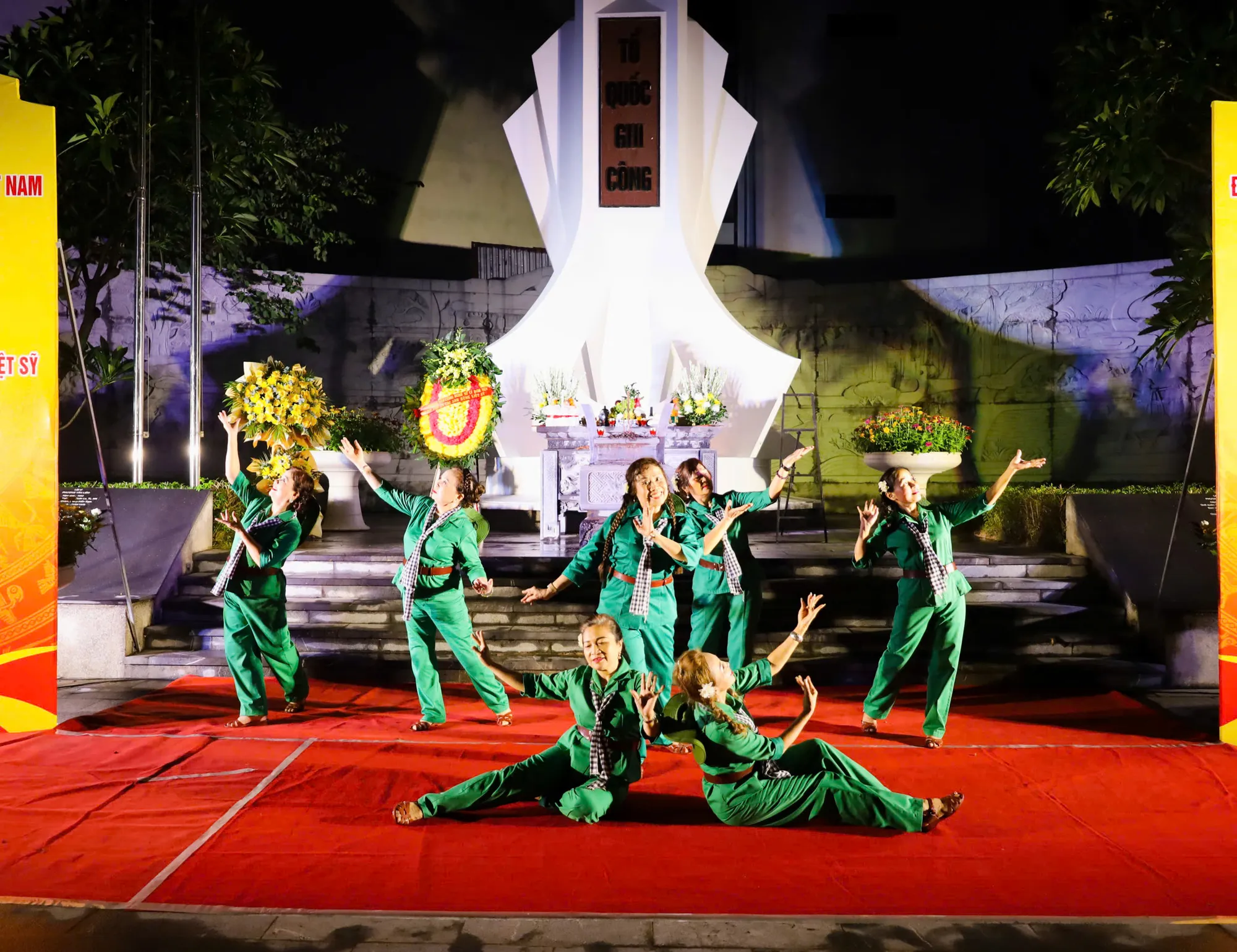 Thanh ni&ecirc;n H&agrave; Nội tri &acirc;n kỷ niệm 79 năm ng&agrave;y Thương binh - liệt sĩ - Ảnh 9.