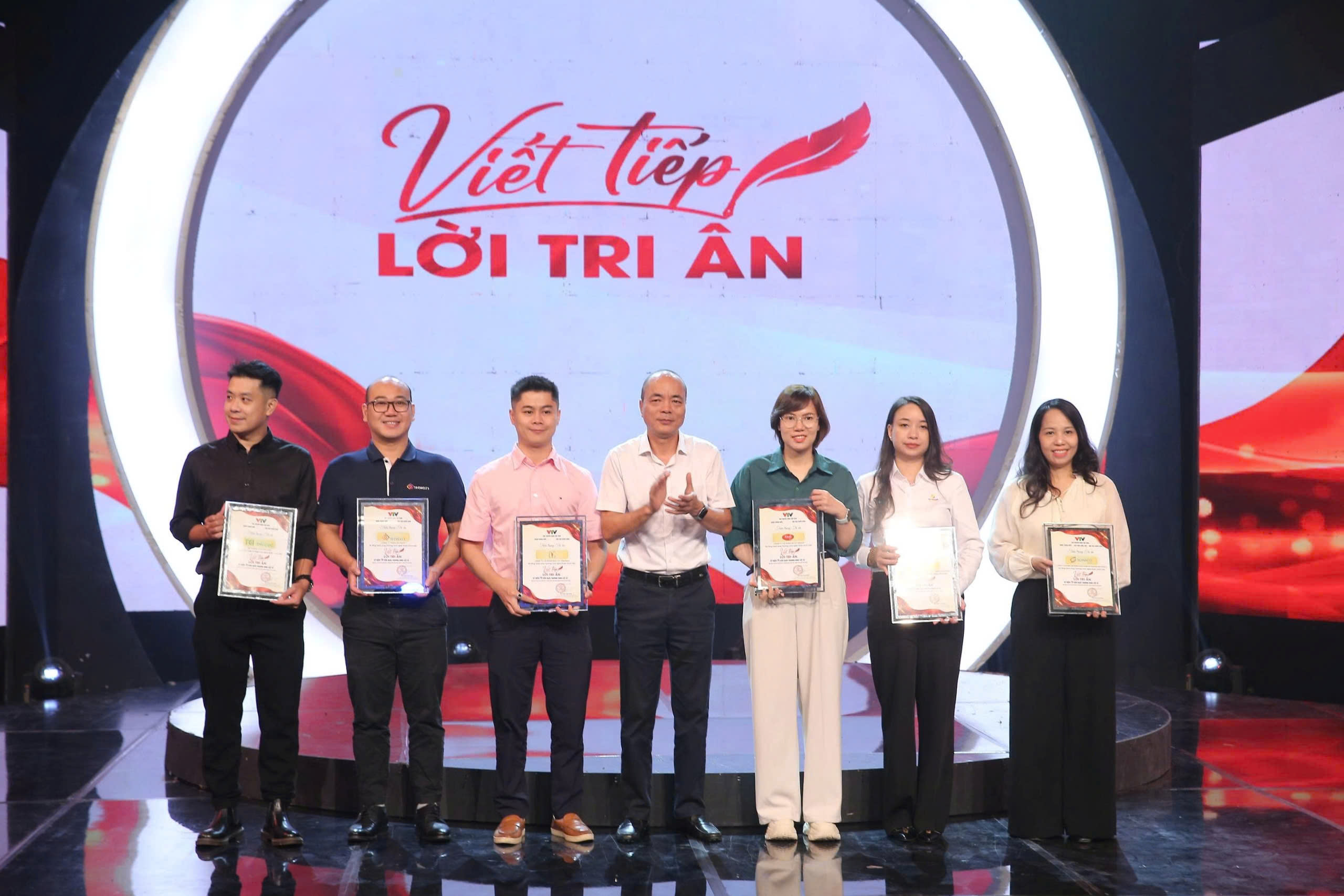 Viết tiếp lời tri ân: Ký ức lịch sử được gìn giữ từ những người làm truyền hình - Ảnh 12.