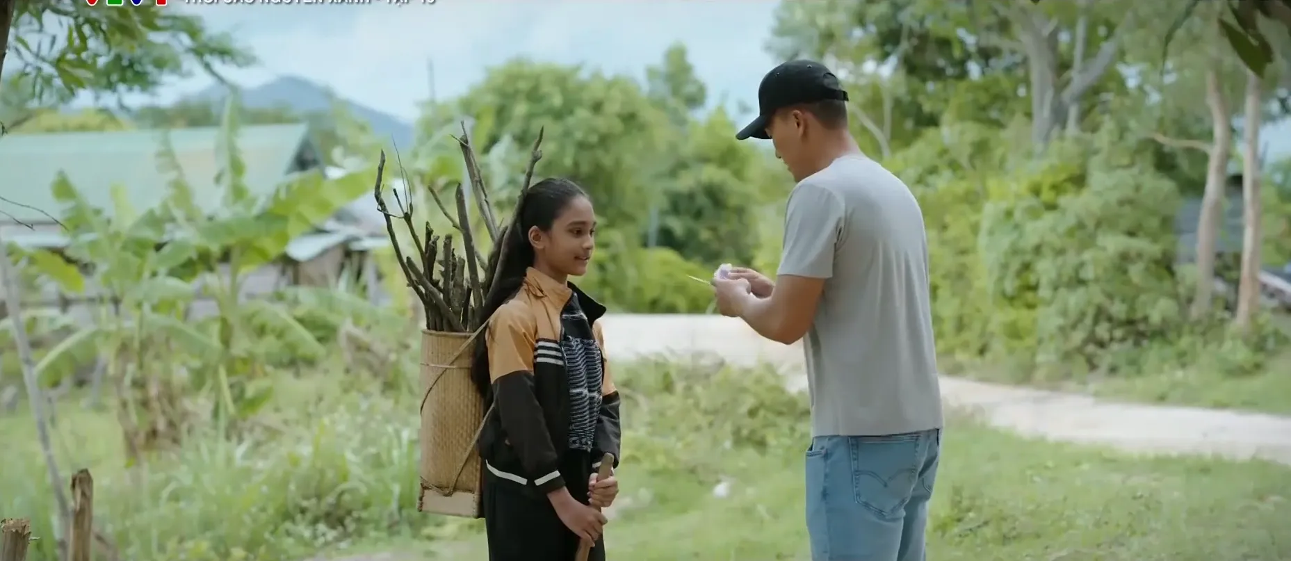 Trời Cao Nguyên Xanh - Tập 13: Vân Bị Truy Đuổi Khi Âm Thầm Đến Thăm Tuấn - Ảnh 5.