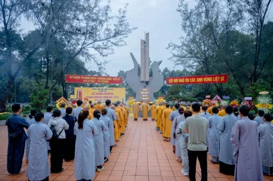 Tổ quốc kh&ocirc;ng bao giờ qu&ecirc;n những người đ&atilde; ng&atilde; xuống - Ảnh 5.