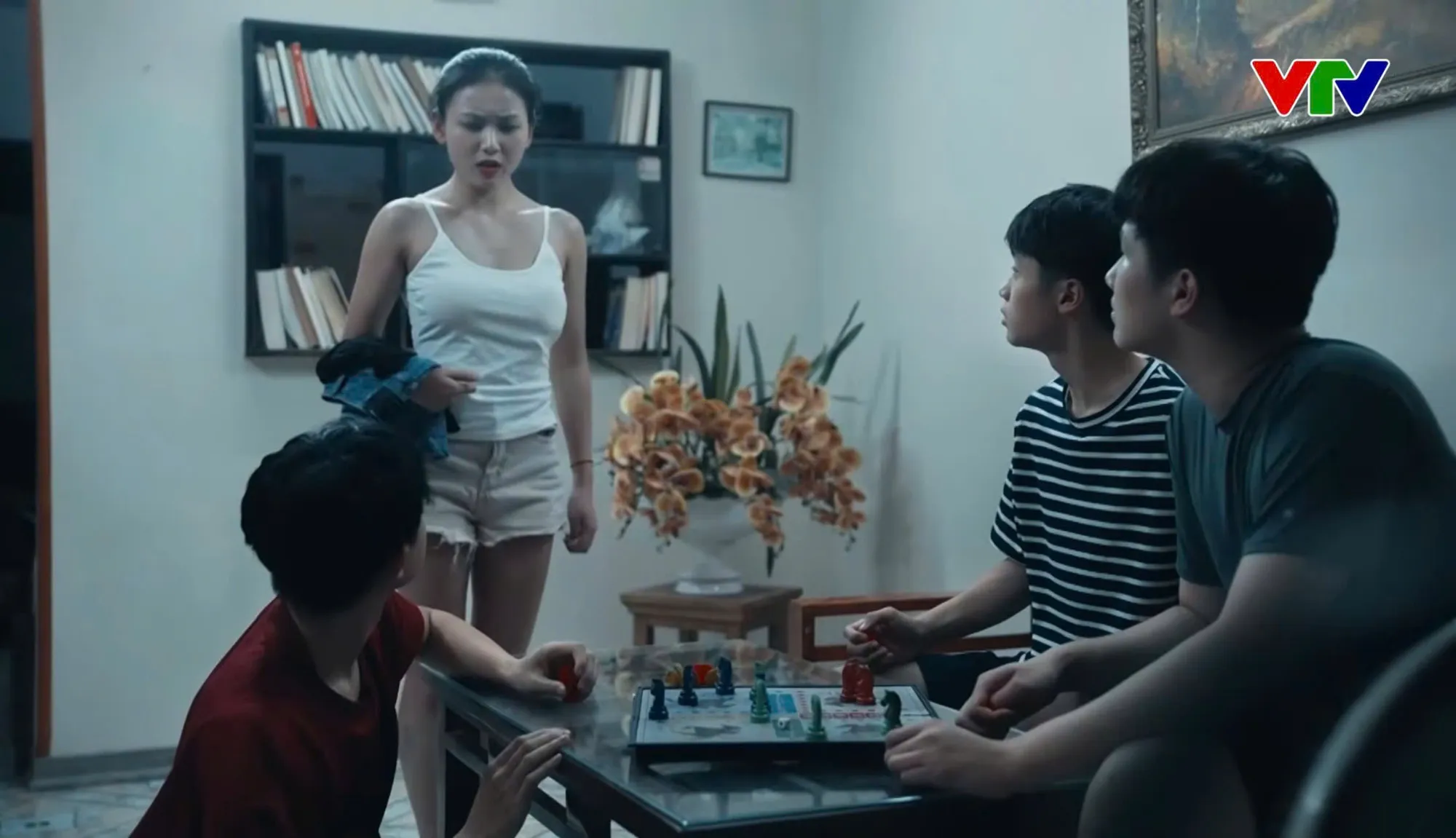 Dưới ô cửa sáng đèn - Tập cuối: Sinh cứu mạng Diệu trong lúc nguy cấp- Ảnh 32.