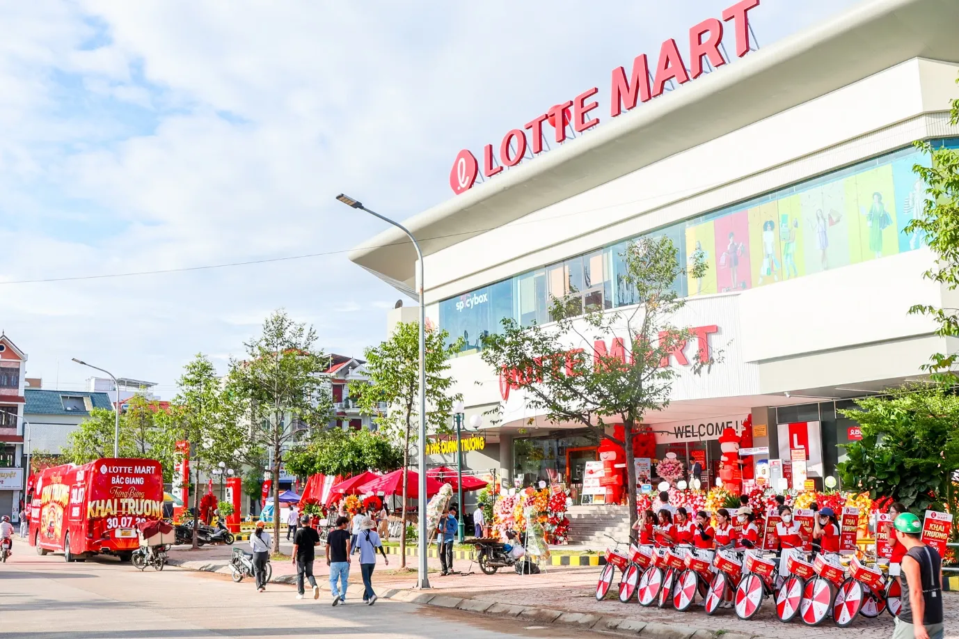 LOTTE MART chính thức khai trương siêu thị mới tại Bắc Giang với chuỗi ưu đãi lớn - Ảnh 2.
