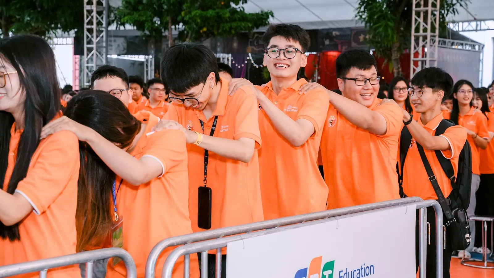 Tưởng chỉ đi l&agrave;m thủ tục, nhiều người bất ngờ với ng&agrave;y nhập học của t&acirc;n sinh vi&ecirc;n- Ảnh 1.
