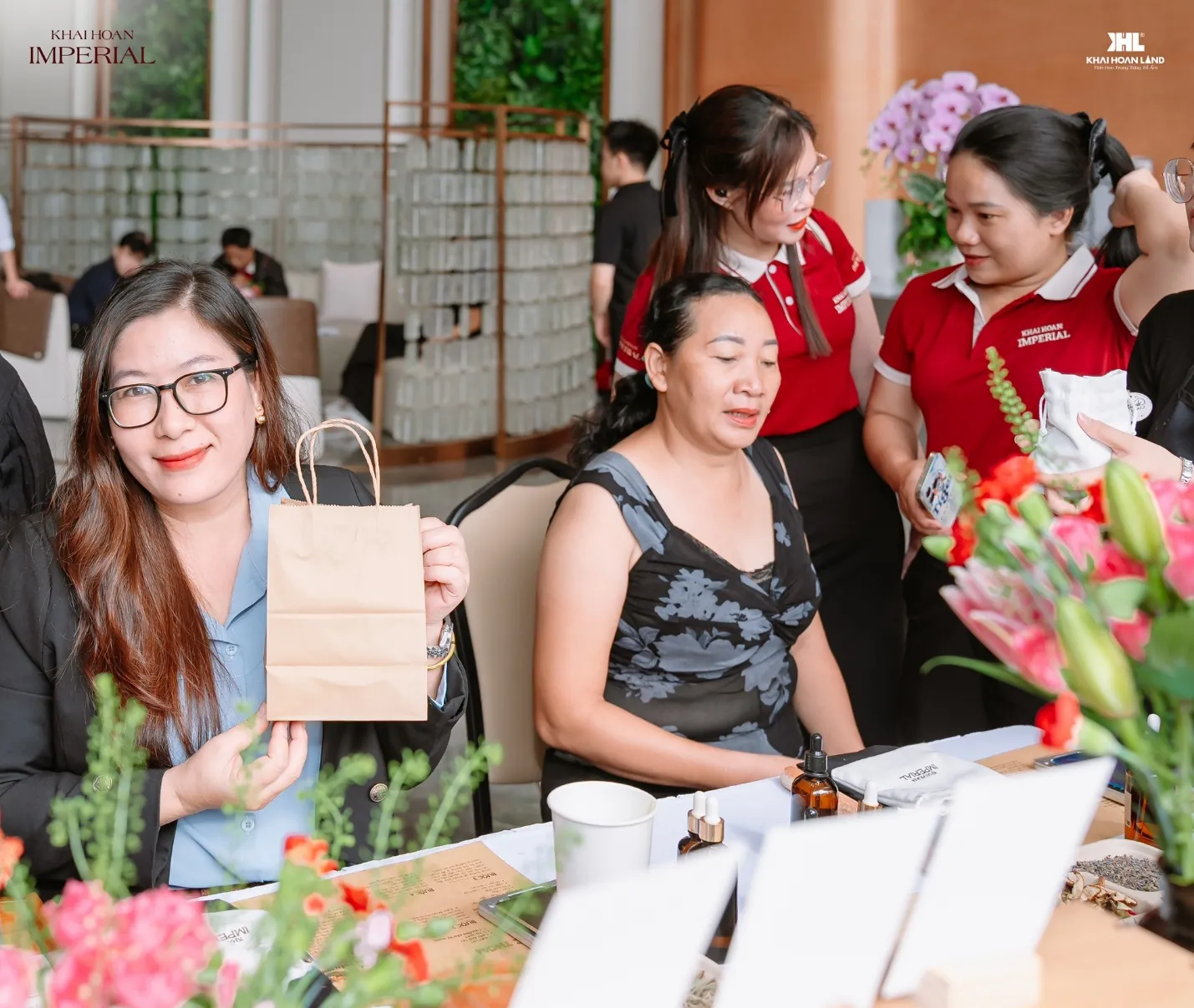 Đ&ocirc;ng đảo kh&aacute;ch h&agrave;ng tham dự workshop "Signature Botanica" kết hợp trải nghiệm Khải Ho&agrave;n Imperial- Ảnh 5.