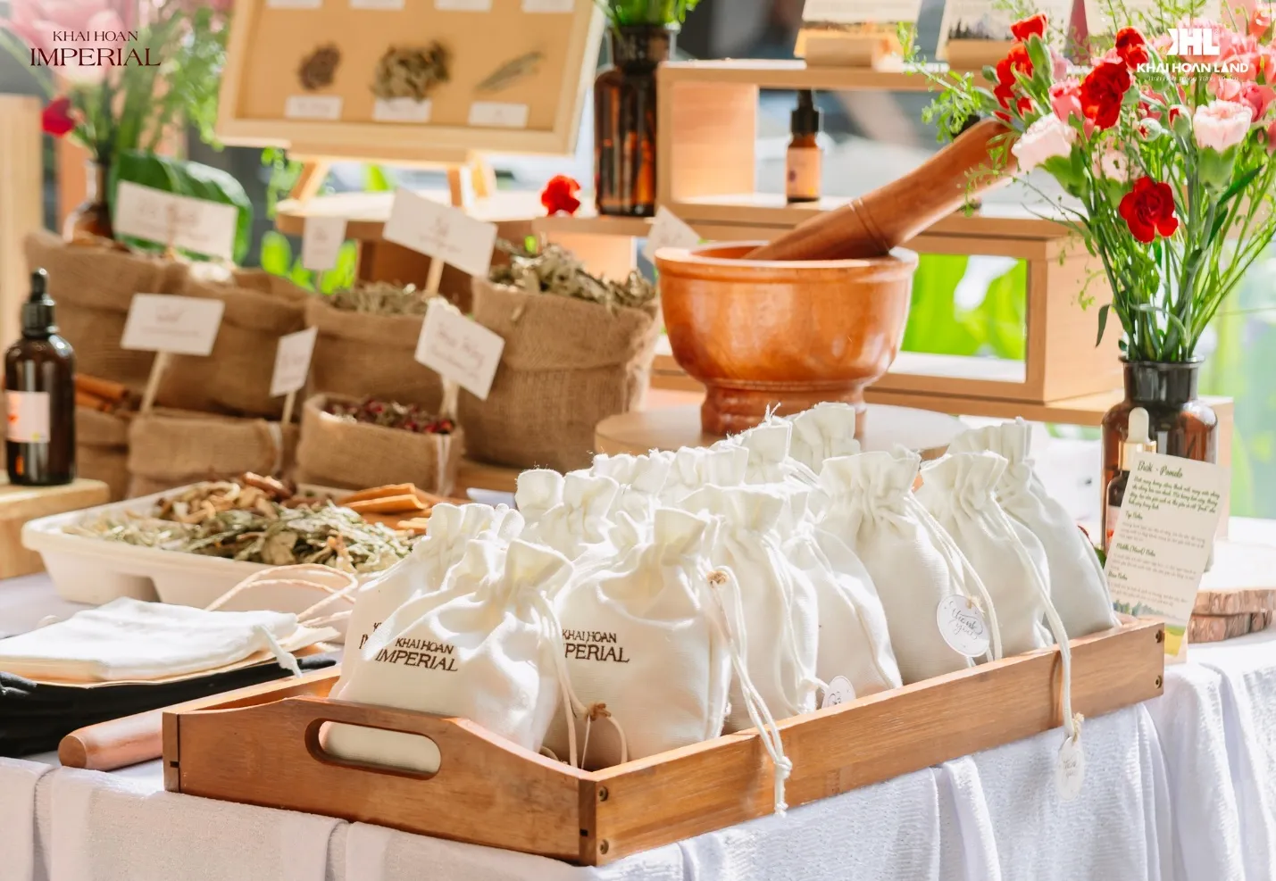 Đ&ocirc;ng đảo kh&aacute;ch h&agrave;ng tham dự workshop "Signature Botanica" kết hợp trải nghiệm Khải Ho&agrave;n Imperial- Ảnh 1.