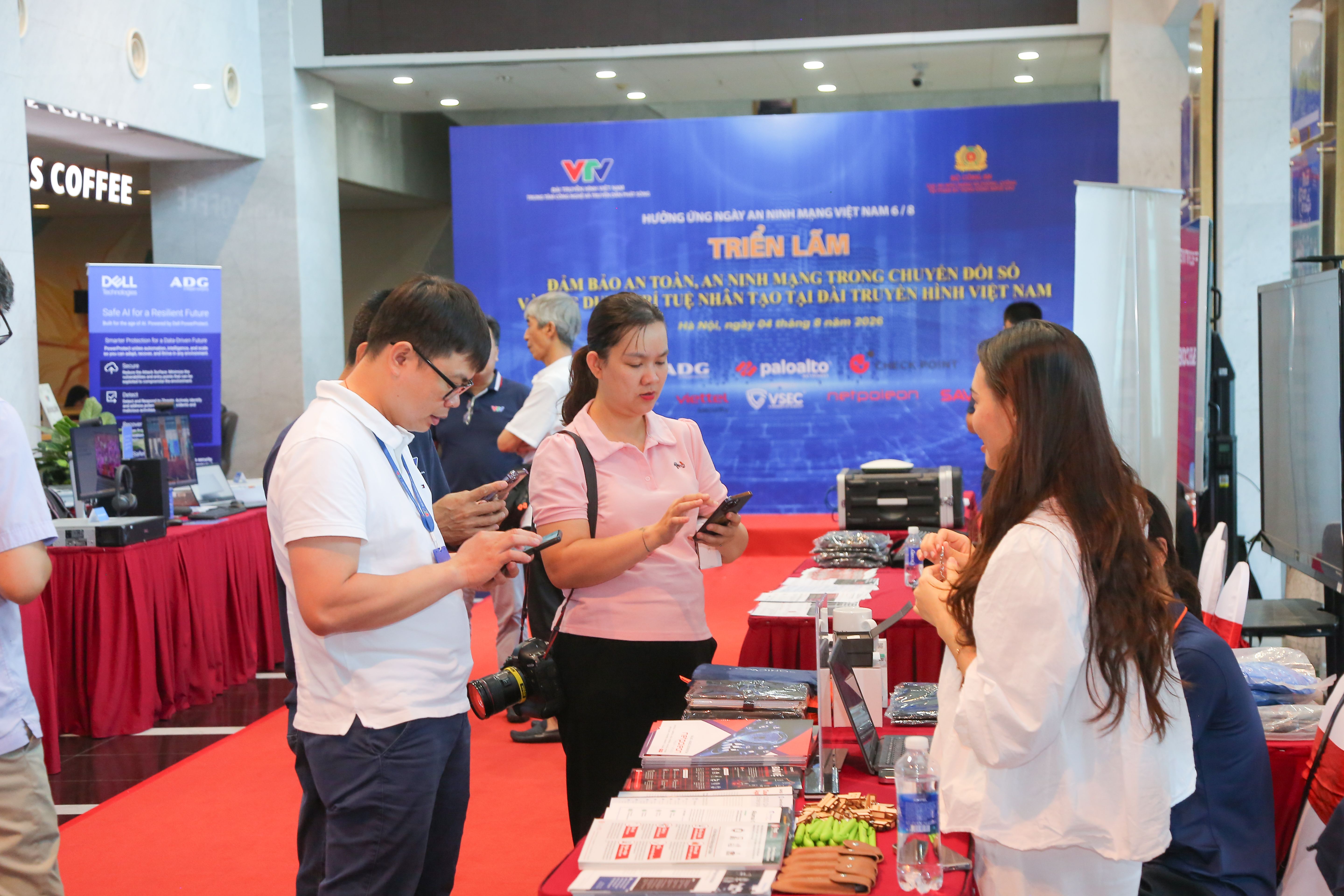 Khai mạc triển lãm bảo đảm an toàn, an ninh mạng tại Đài Truyền hình Việt Nam - Ảnh 4.
