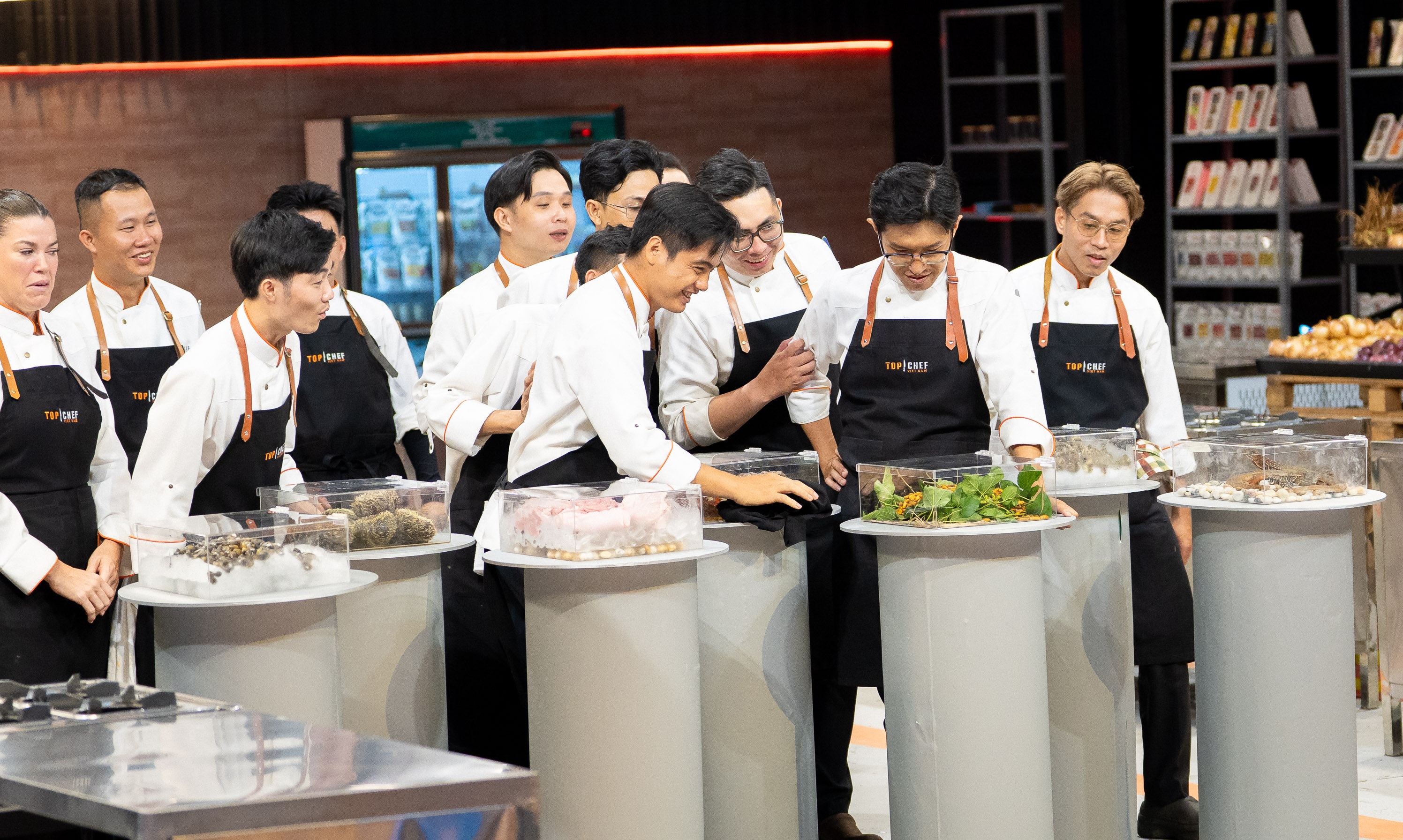 Top Chef Việt Nam - Tập 1: Đầu bếp biến 'quái vật đại dương' thành món fine dining- Ảnh 2.