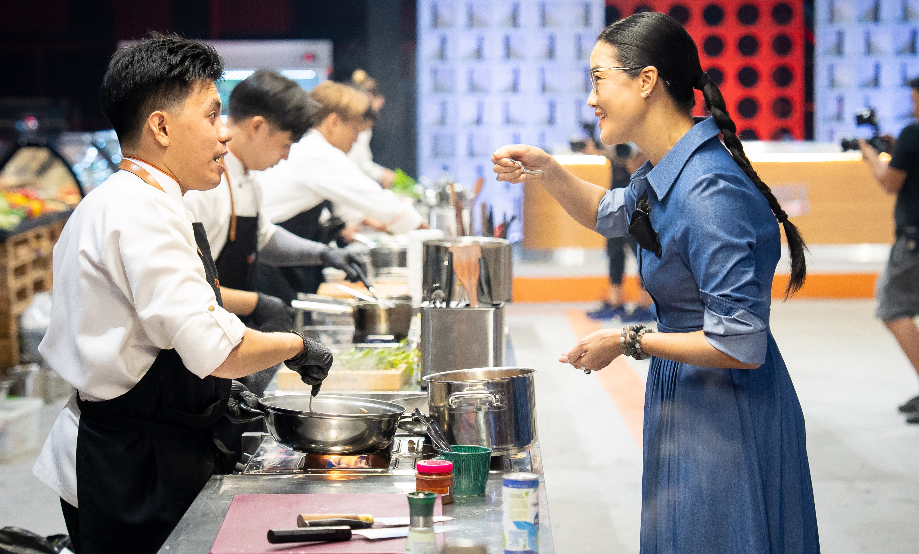 Top Chef Việt Nam - Tập 1: Đầu bếp biến 'quái vật đại dương' thành món fine dining- Ảnh 5.