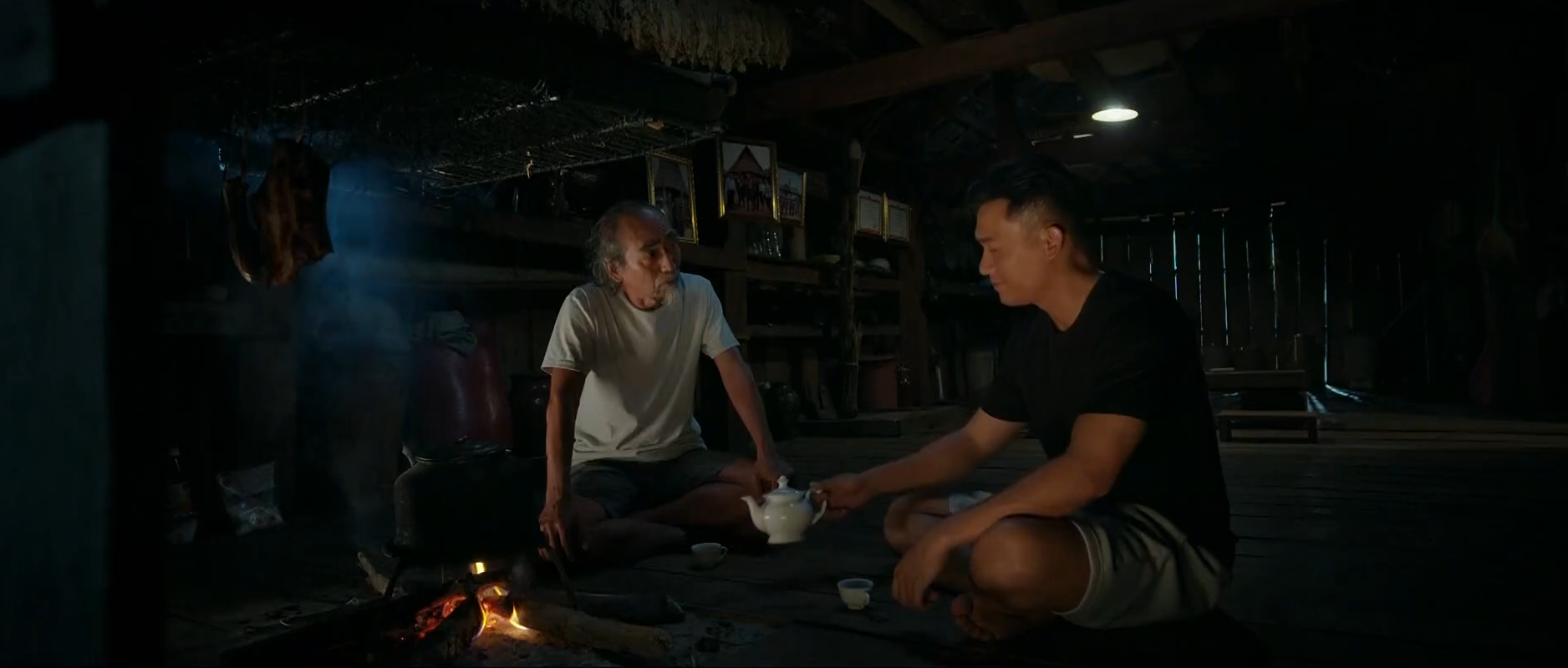 Trời Cao Nguyên Xanh - Tập 19: Tuấn Và Y Liên Hóa Giải Hiểu Lầm, Ông Lok Lộ Rõ Mưu Đồ Dùng Tiền Thao Túng Người Dân- Ảnh 8.