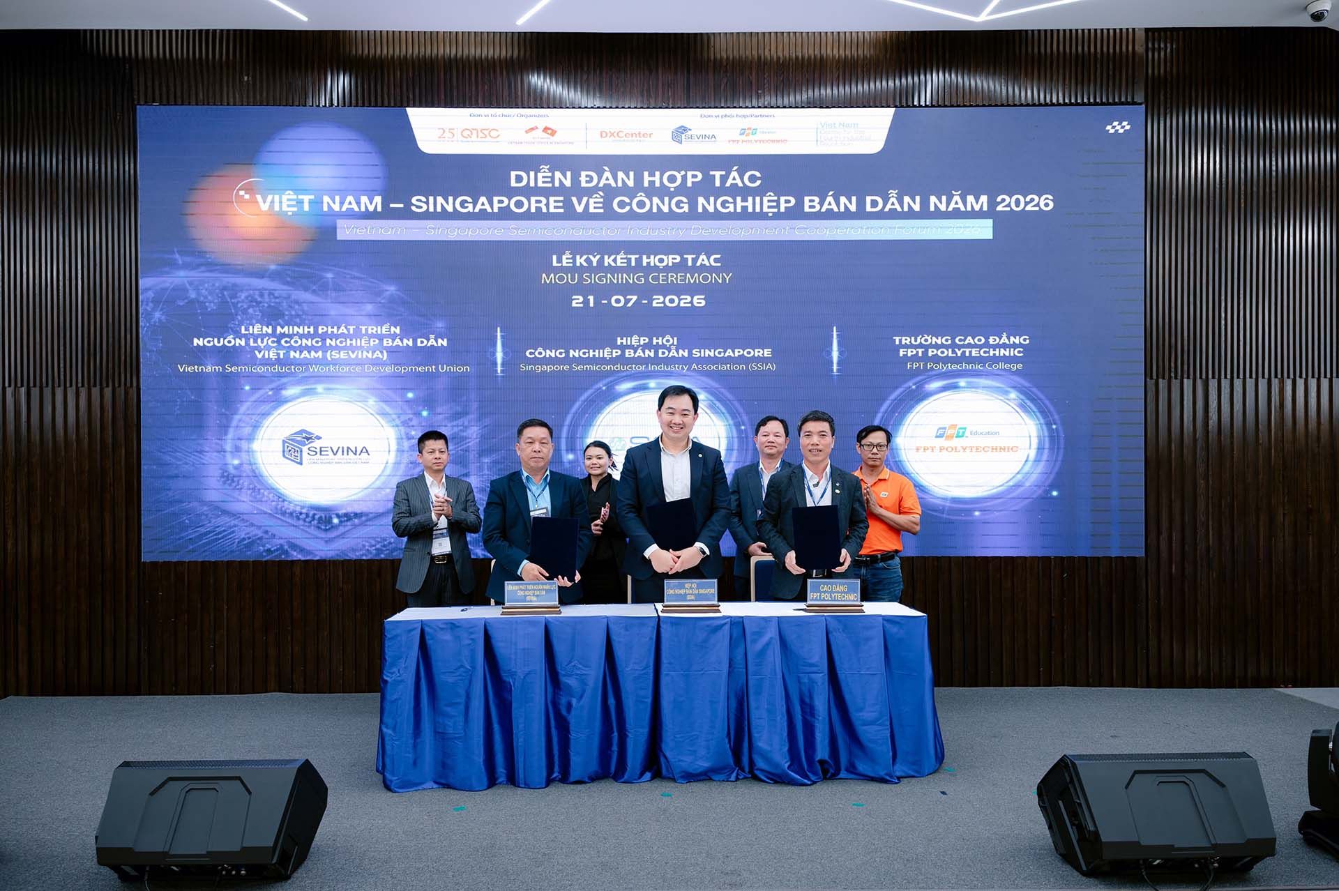 Trước thềm công bố điểm chuẩn: Chọn hướng "thực chiến" chắc suất ngành Chip bán dẫn - Ảnh 3.