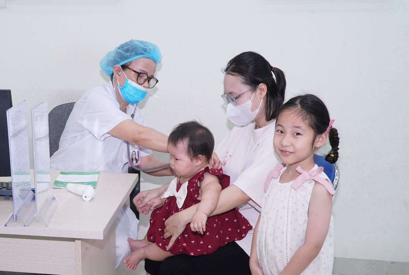 Chủ động bảo vệ trẻ trước nguy cơ dịch bệnh mùa tựu trường - Ảnh 2.