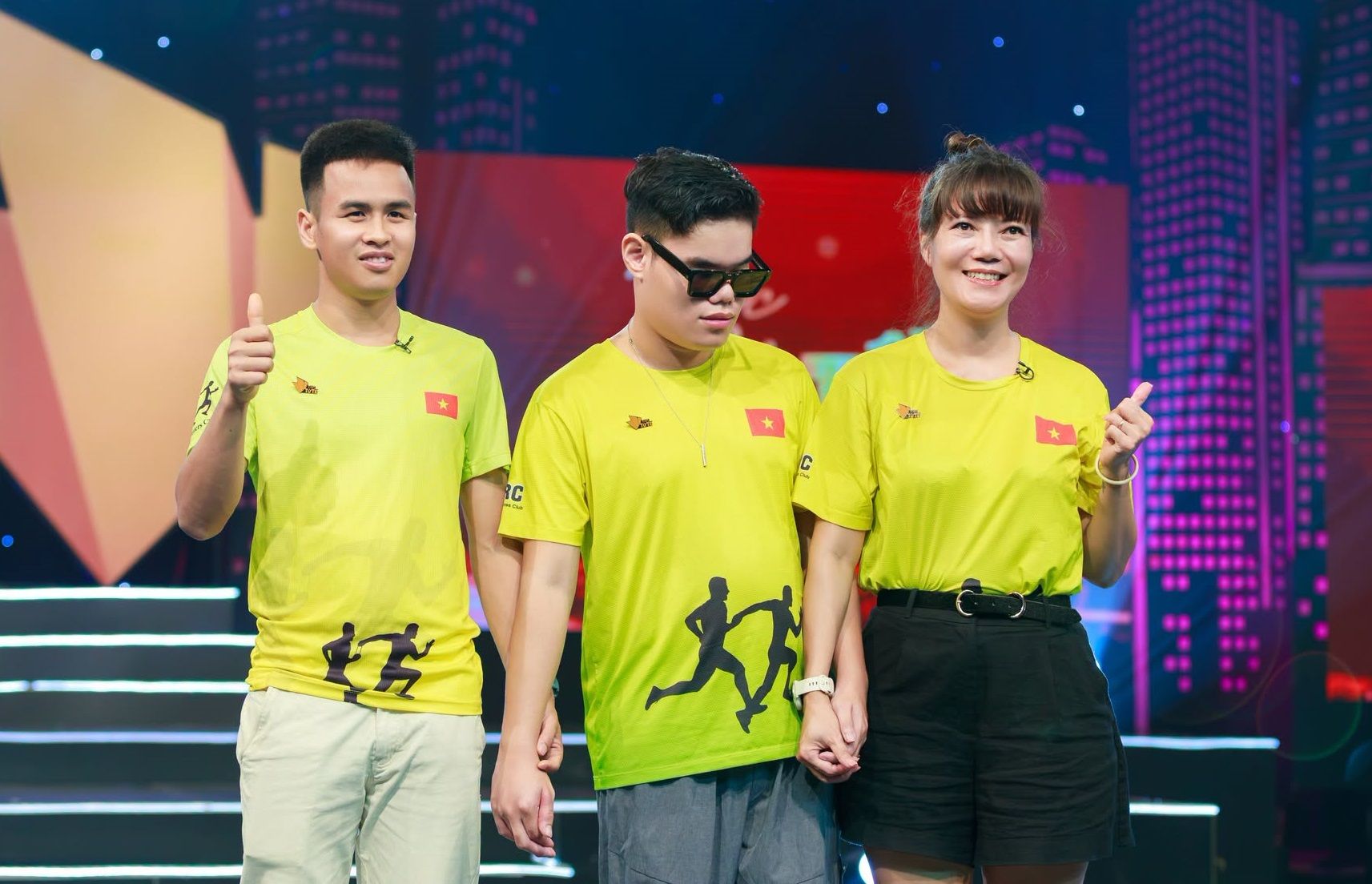 Việc tử tế tháng 8: Những người bước qua bóng tối để thắp sáng hy vọng cho cộng đồng- Ảnh 2.