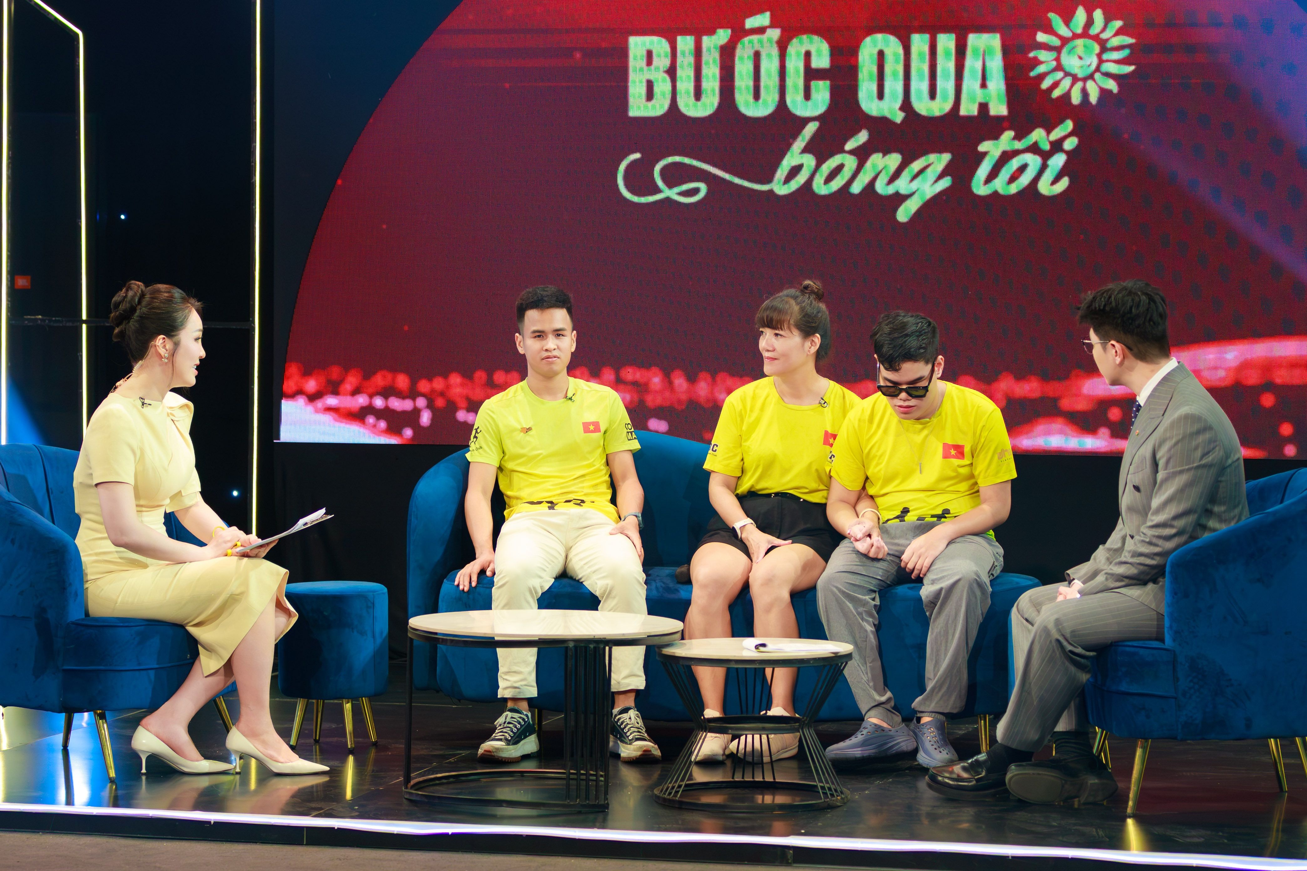 Việc Tử Tế Tháng 8: Câu Chuyện Về Những Con Người Không Chịu Đầu Hàng “Bóng Tối” - Ảnh 3.