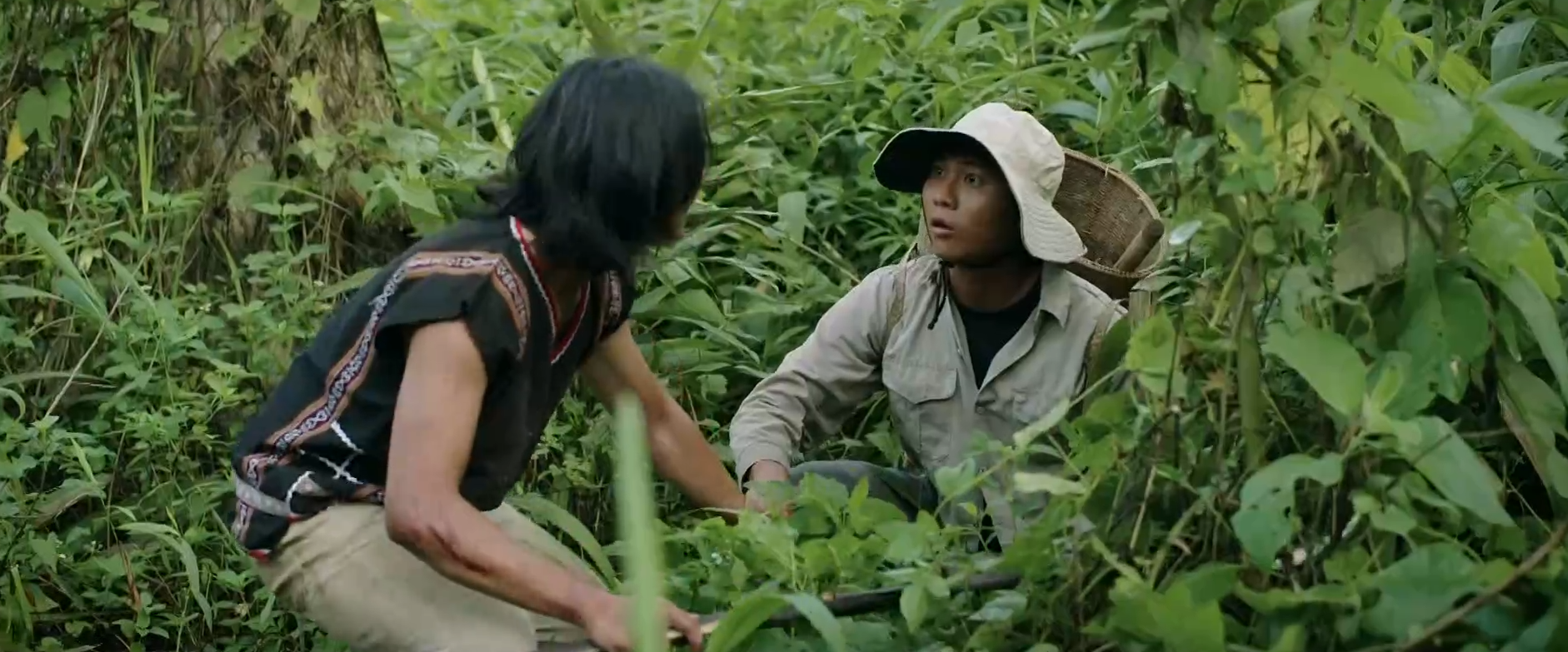 Trời Cao Nguyên Xanh - Tập 23: Lok Ép Mục Sư Trung Vào Đường Cùng, Tuấn Nhận Được Tin Mật Báo- Ảnh 10.