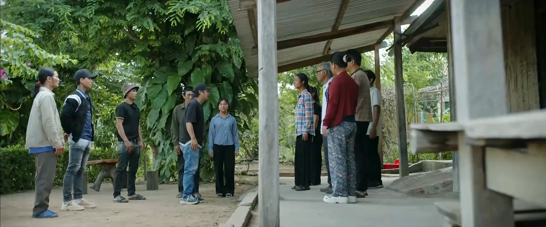 Trời Cao Nguyên Xanh - Tập 23: Lok Ép Mục Sư Trung Vào Đường Cùng, Tuấn Nhận Được Tin Mật Báo- Ảnh 2.