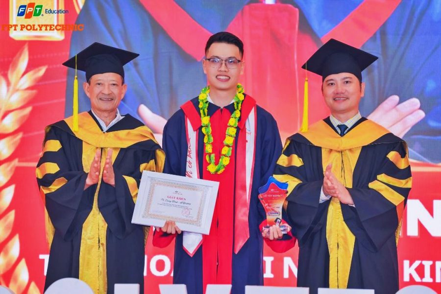 Bài học từ những người từng "rẽ hướng": 2K8 cần gì để không mất thời gian chọn lại?- Ảnh 3.