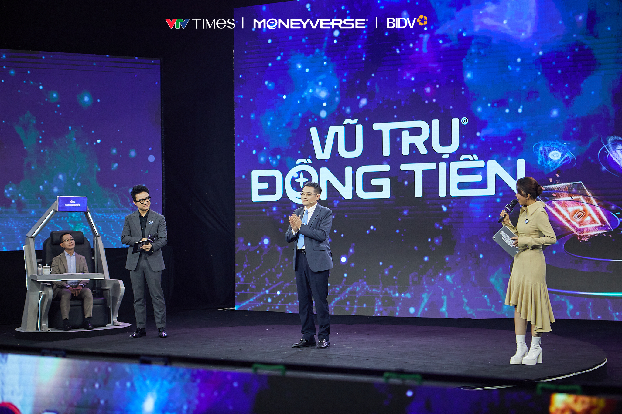 Vũ trụ đồng tiền 2026 ch&iacute;nh thức l&ecirc;n s&oacute;ng - Tập 1 v&ograve;ng Tứ kết: Hố đen danh t&iacute;nh- Ảnh 9.