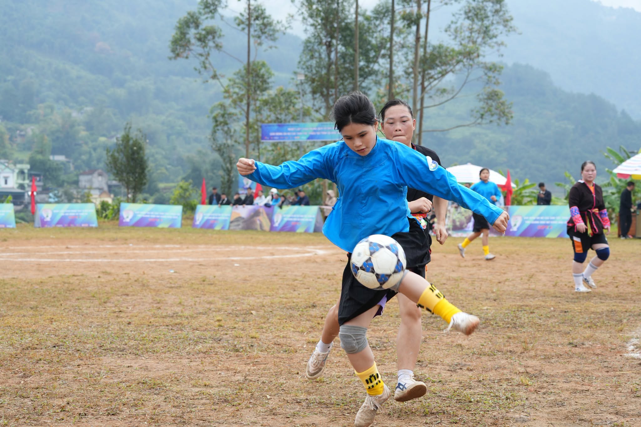 Giải Bóng đá nữ các dân tộc thiểu số Việt Nam VTV Cup: 12 đội bóng sẵn sàng tranh tài - Ảnh 6.
