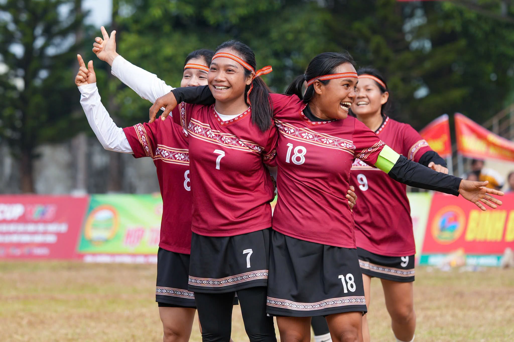Giải Bóng đá nữ các dân tộc thiểu số Việt Nam VTV Cup: 12 đội bóng sẵn sàng tranh tài - Ảnh 5.
