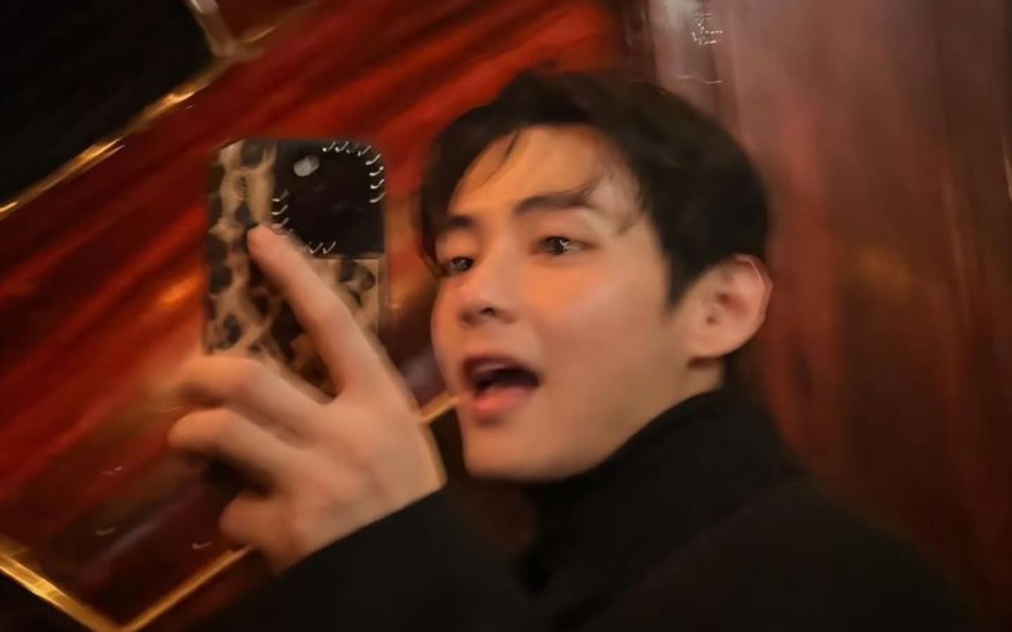 Jungkook tiết lộ việc uống hàng chục loại thuốc khiến người hâm mộ lo lắng - Ảnh 2.