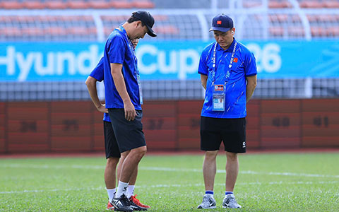 ĐT Việt Nam tập làm quen sân Kuala Lumpur- Ảnh 1.