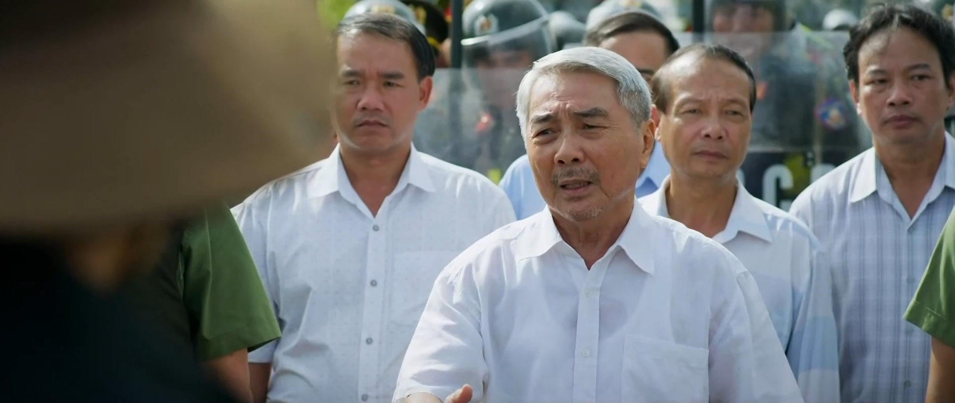Trời Cao Nguyên Xanh - Tập Cuối: Tuấn Và Đồng Đội Tóm Gọn Toàn Bộ Nhóm Phản Động Của Lok - Ảnh 7.
