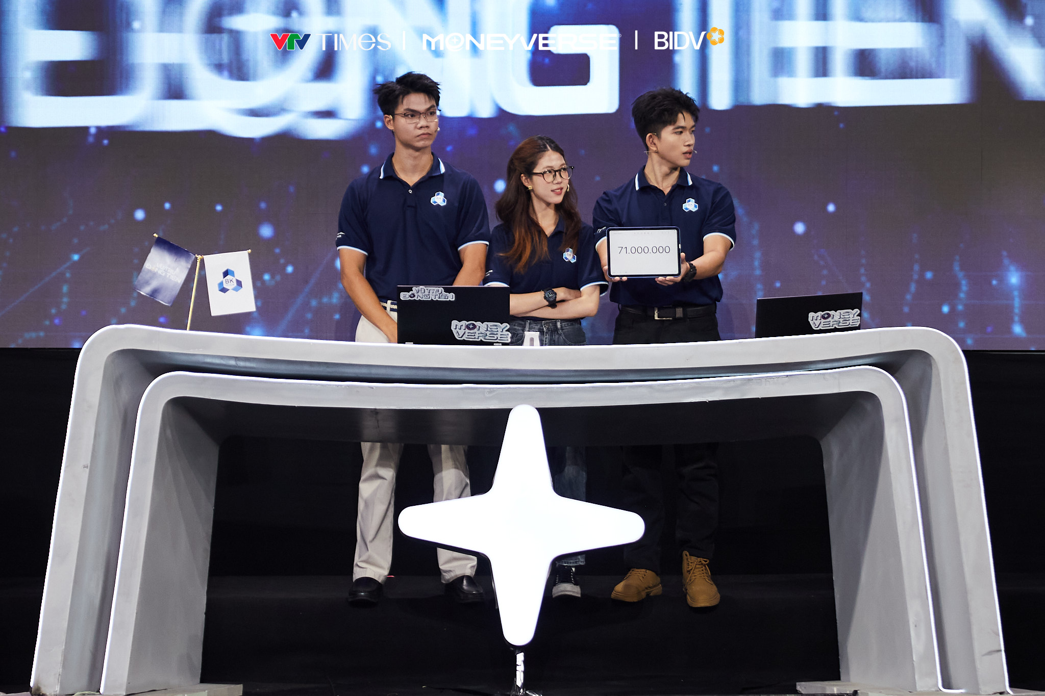 Nữ Sinh Đại Học Quốc Tế Hồng Bàng Giành Chiến Thắng Tại Tứ Kết 1 Vũ Trụ Đồng Tiền 2026 - Ảnh 2.