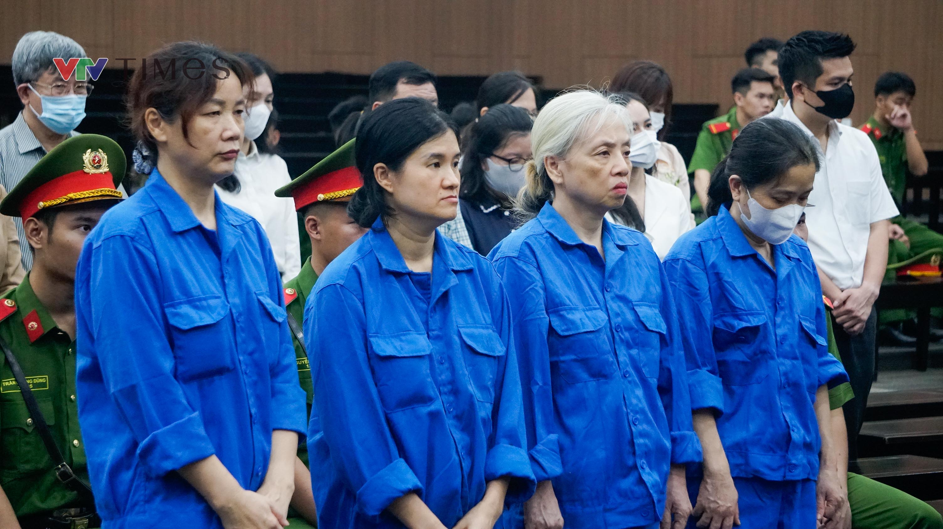 Cựu Thứ trưởng Nguyễn B&aacute; Hoan hầu t&ograve;a vụ nhận hối lộ hơn 16 tỷ đồng - Ảnh 29.