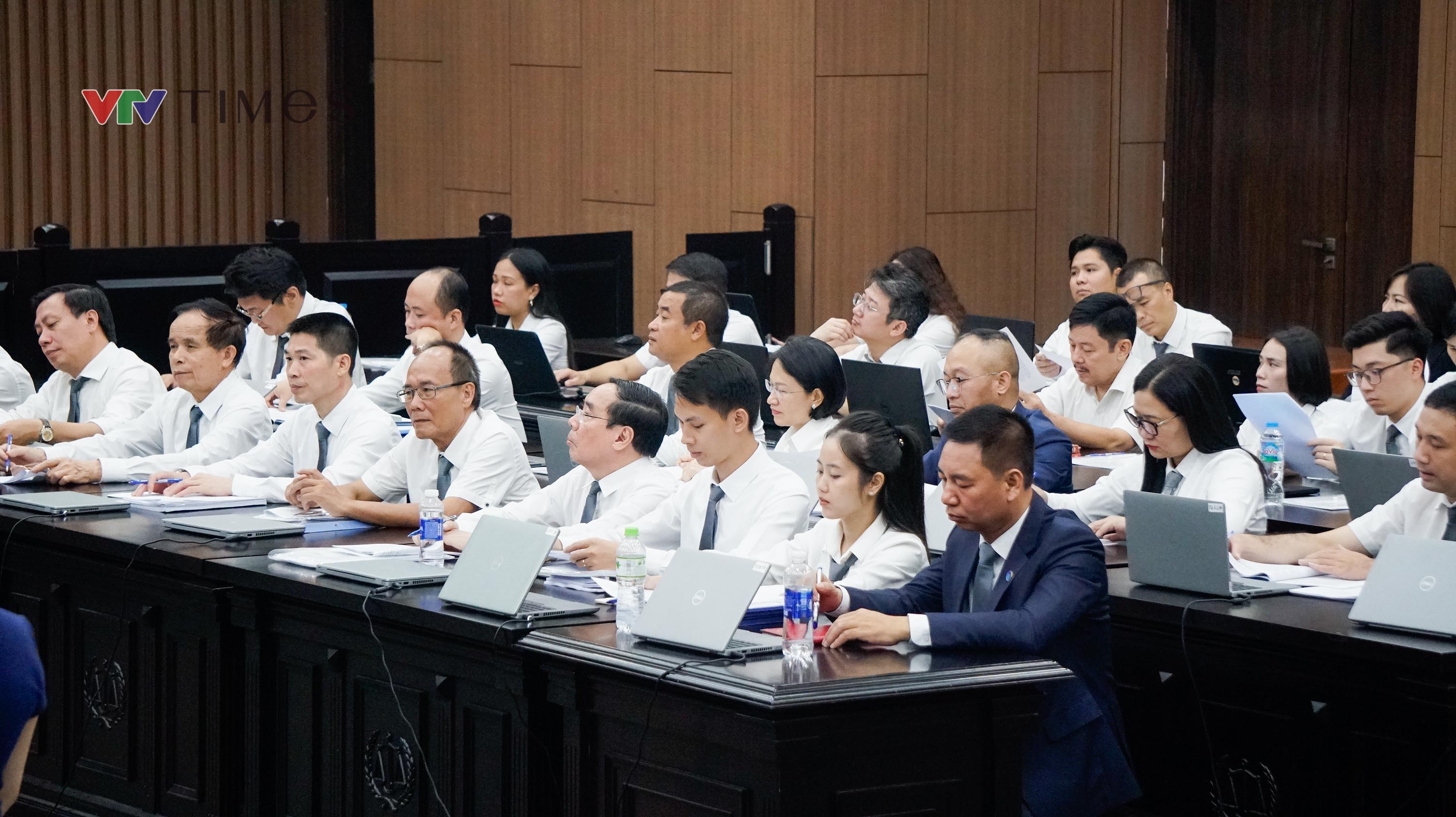 Cựu Thứ trưởng Nguyễn B&aacute; Hoan hầu t&ograve;a vụ nhận hối lộ hơn 16 tỷ đồng - Ảnh 13.